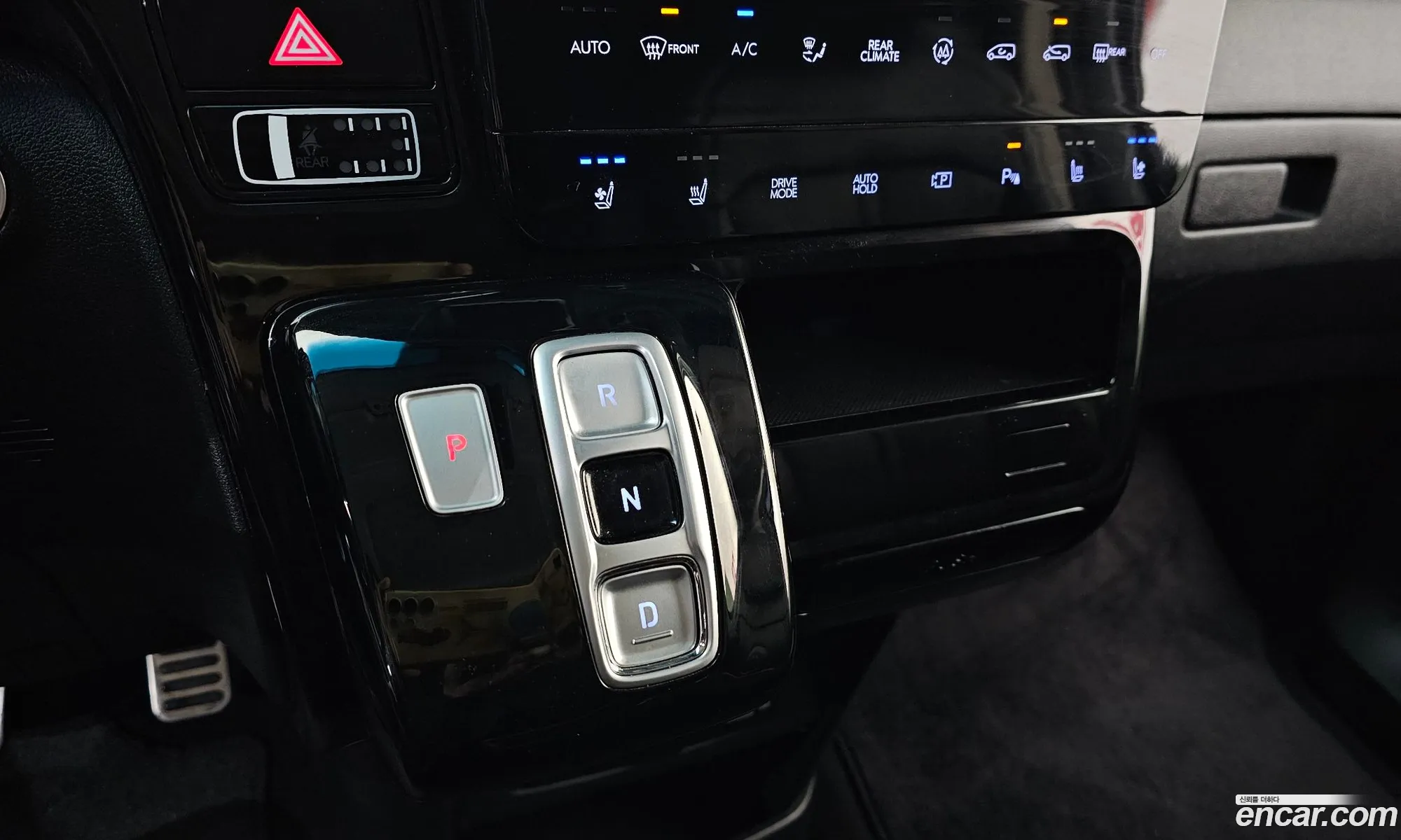 Hyundai Staria 2023 — 16