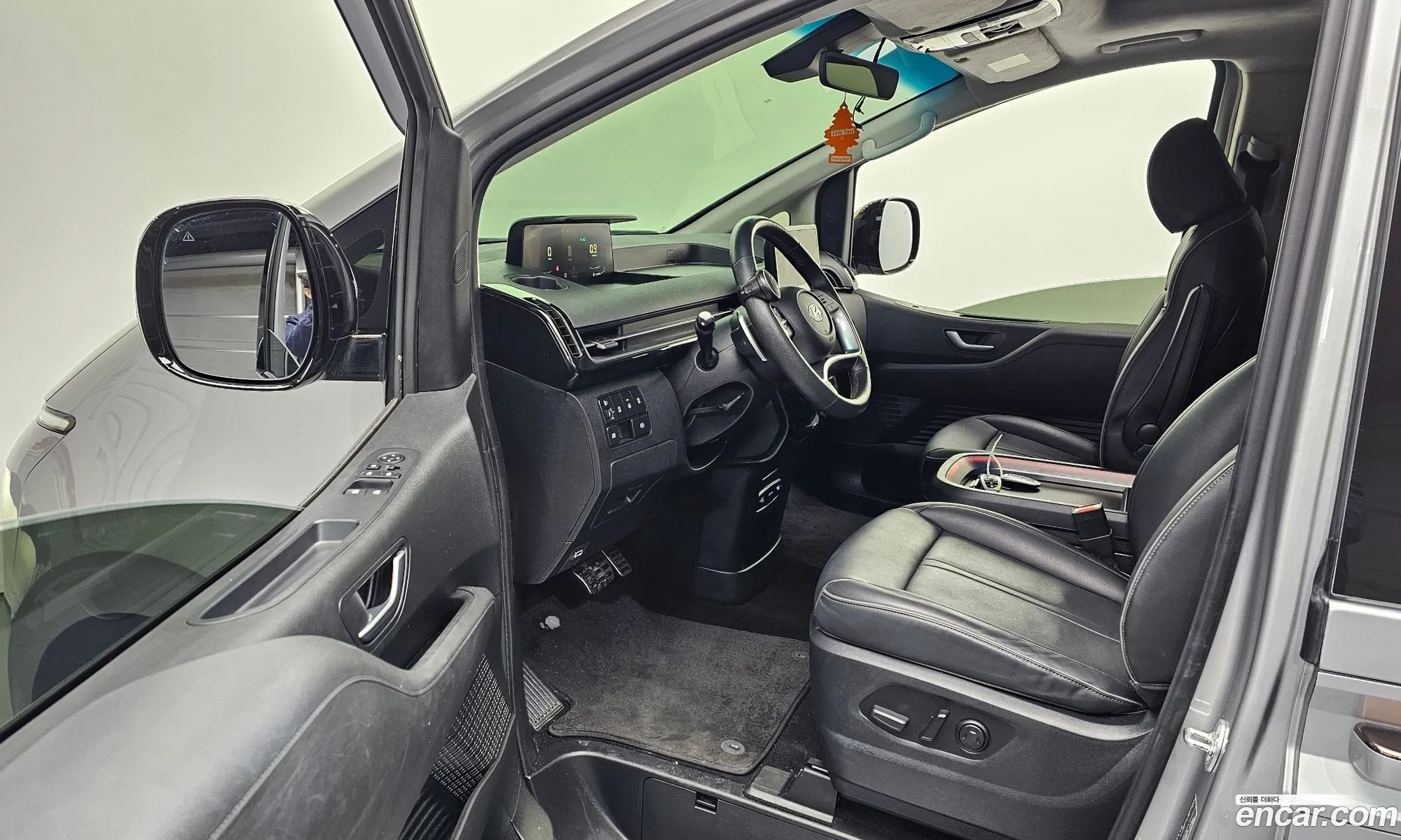 Hyundai Staria 2023 — 11