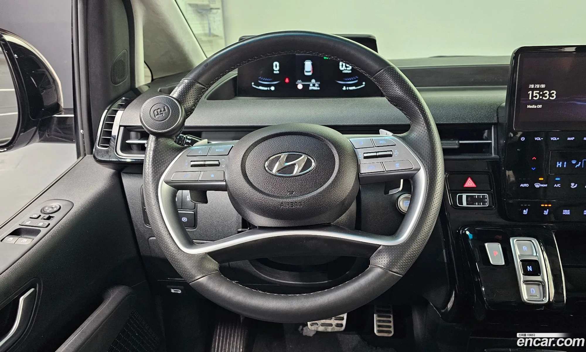 Hyundai Staria 2023 — 17