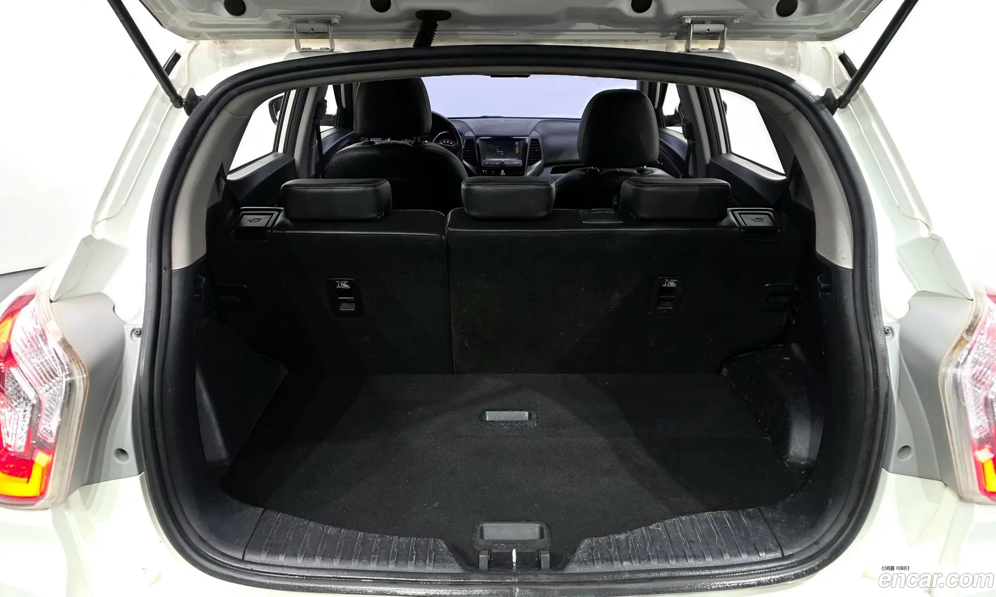 KG Mobility (SsangYong) Tivoli Armour 2018 — 10