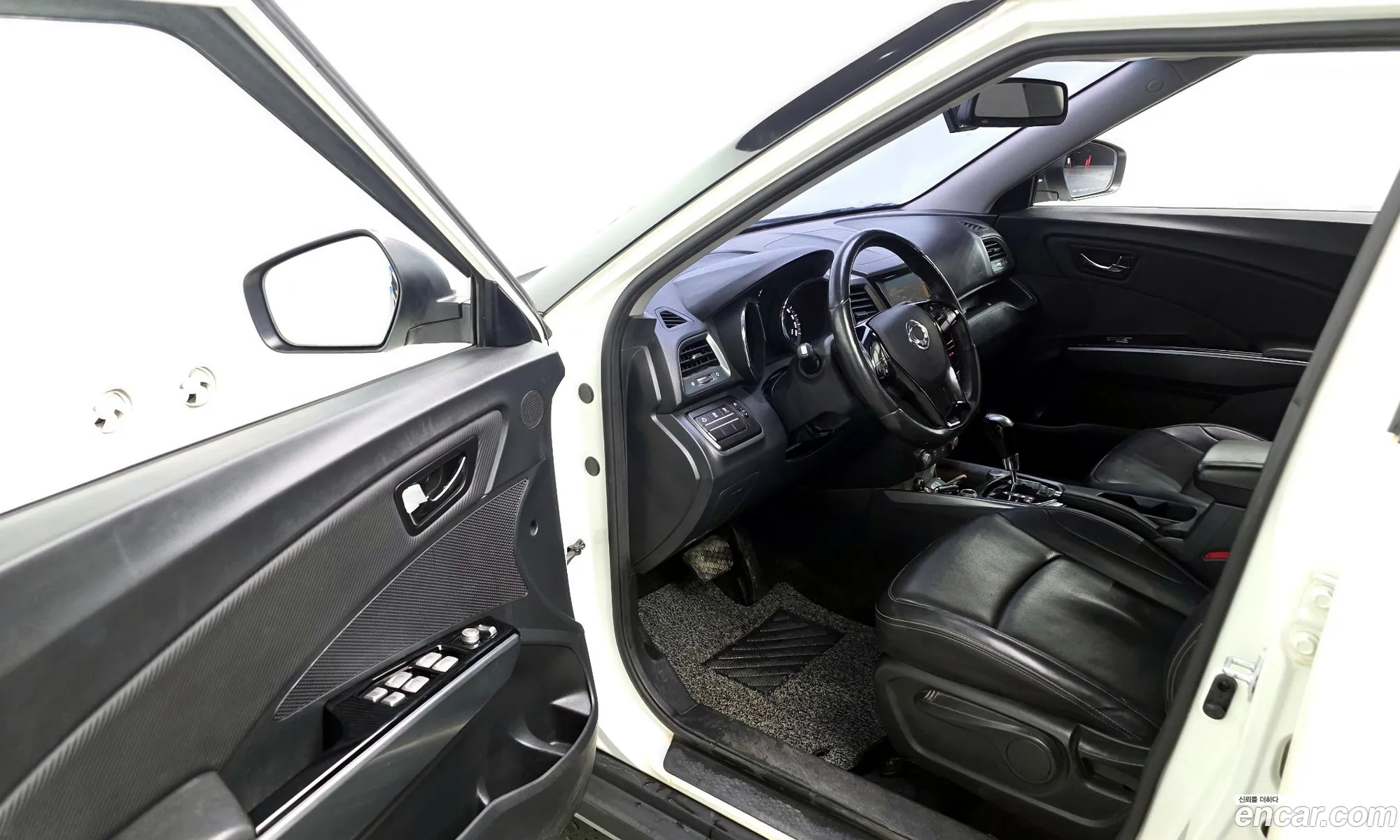 KG Mobility (SsangYong) Tivoli Armour 2018 — 2