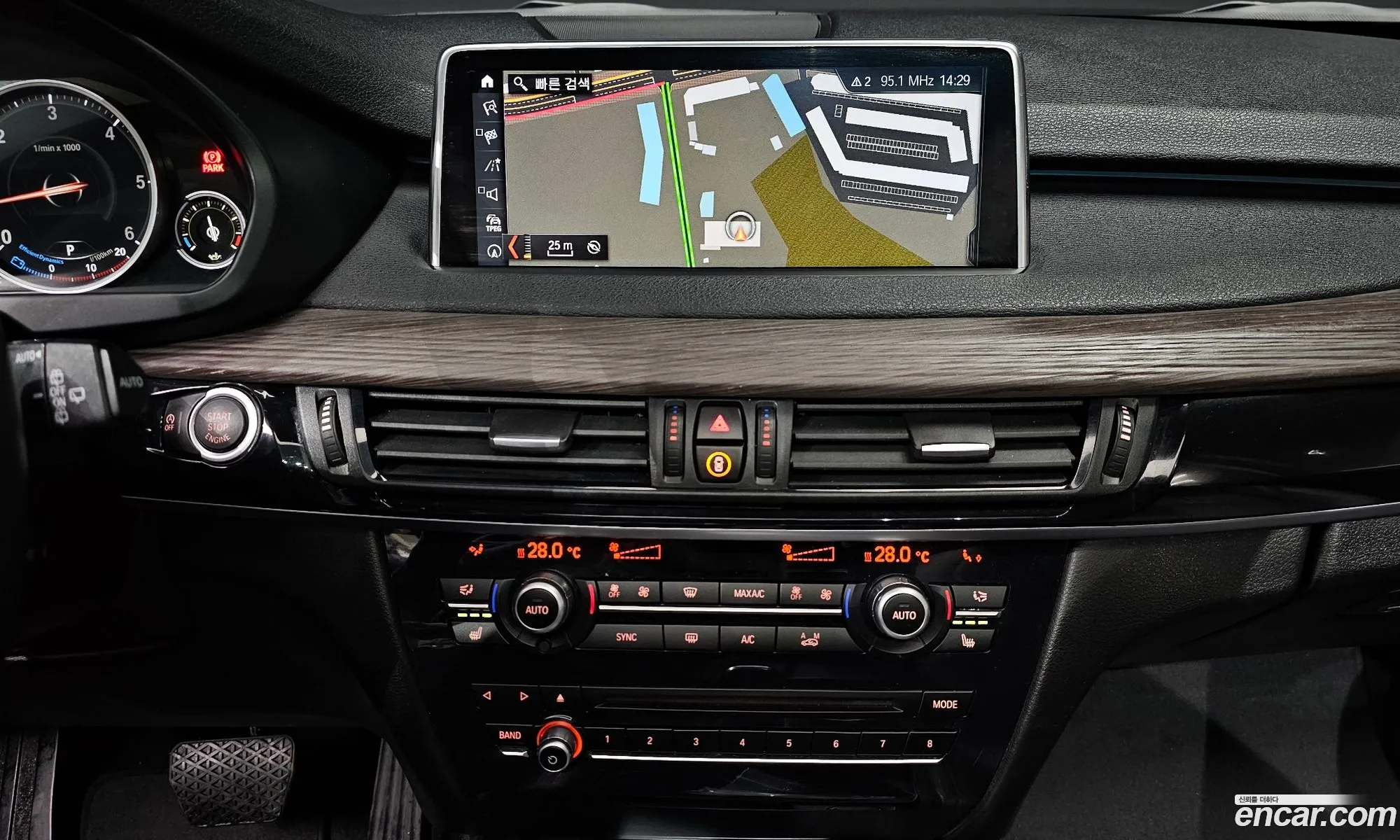 BMW X5 2017 — 7