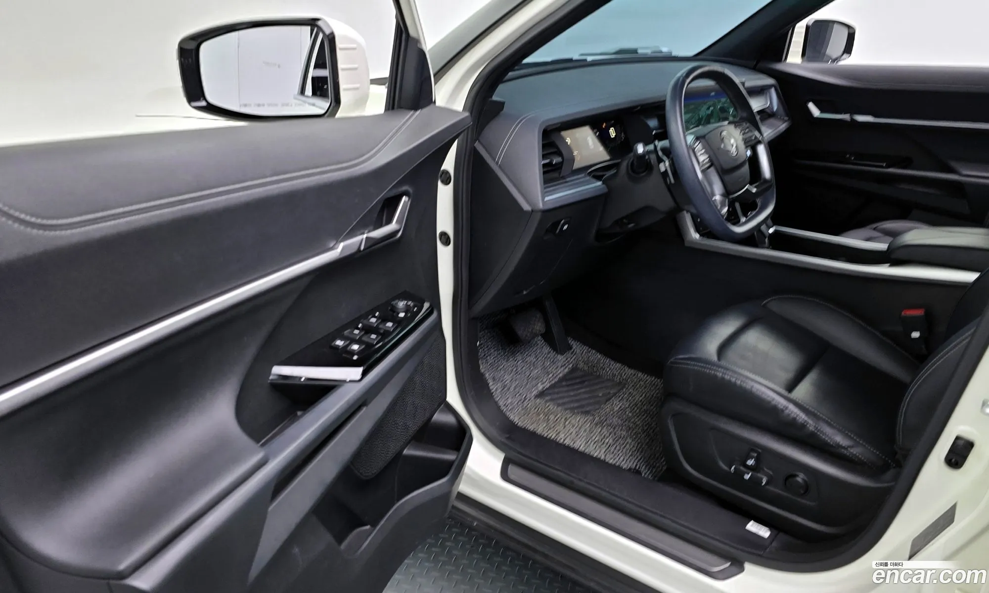 KG Mobility (SsangYong) Torres 2023 — 8