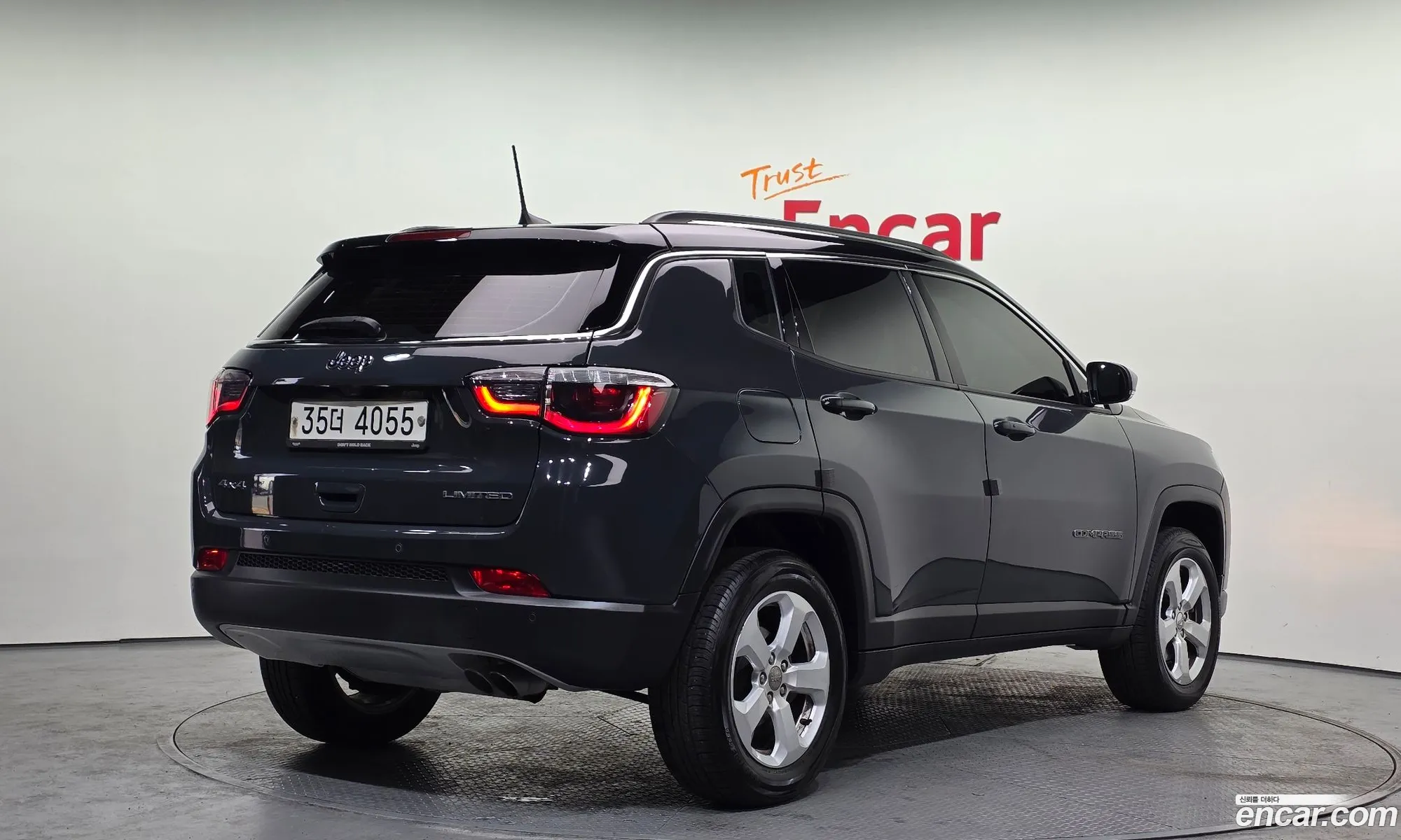 Jeep Compass 2018 3C4NJDCB9JT372366 — 4