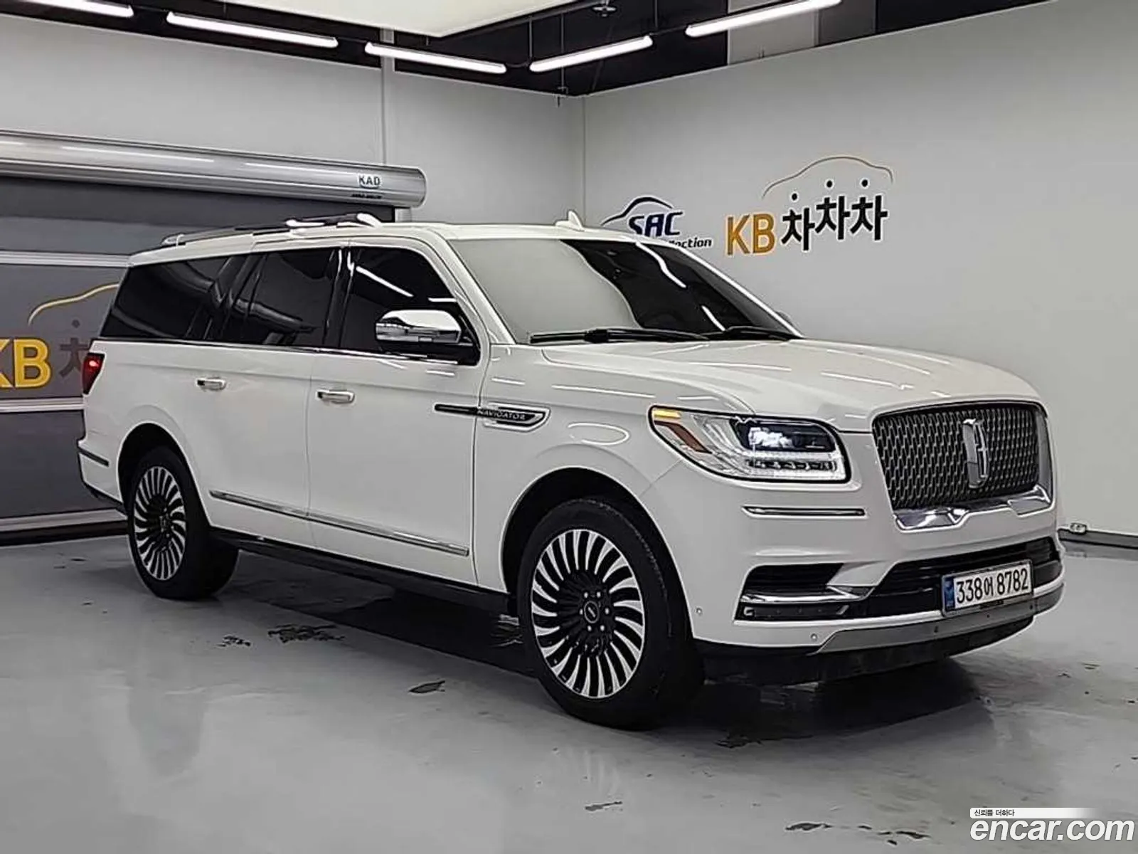 Lincoln Navigator 2019 — 8