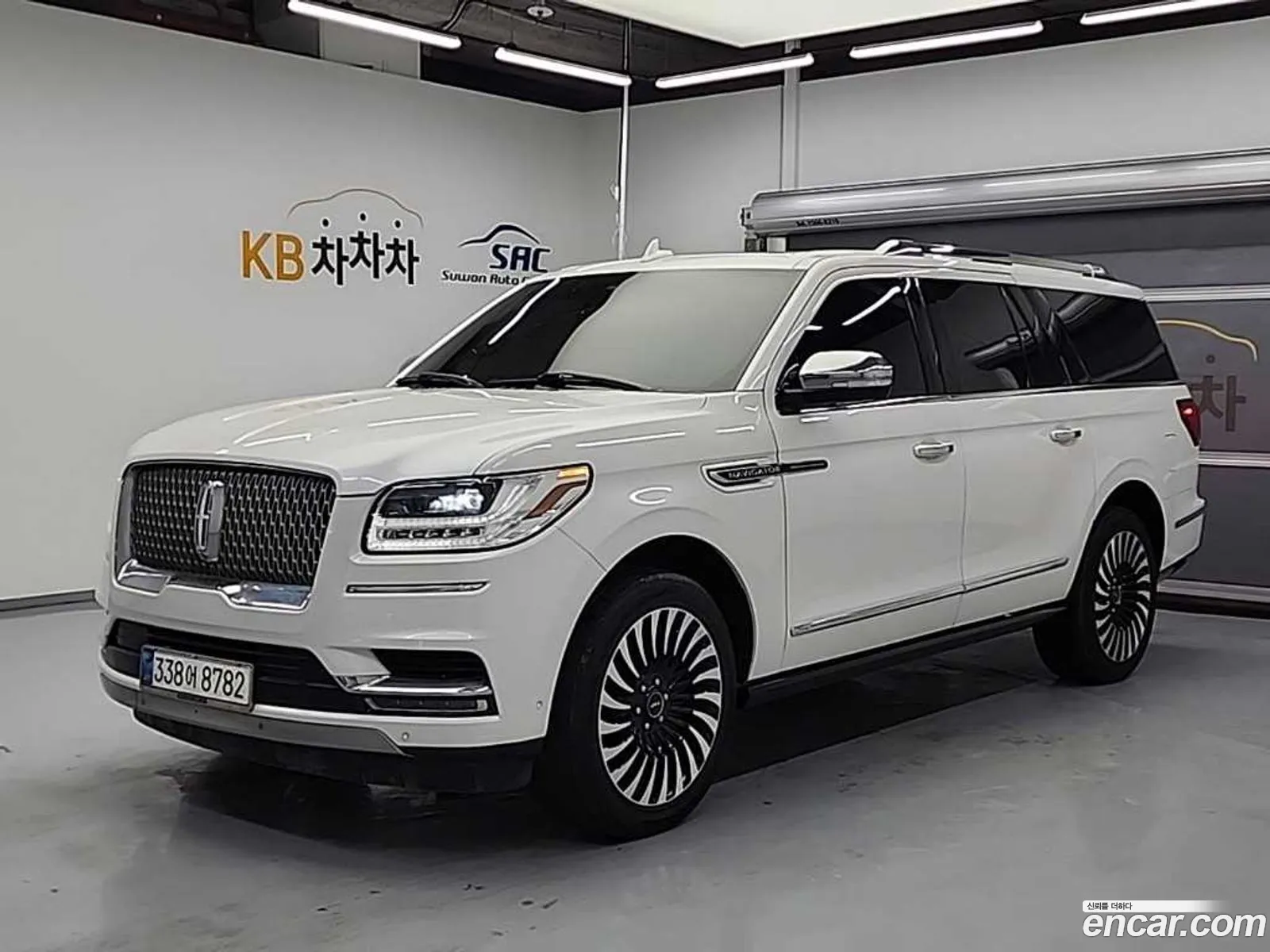 Lincoln Navigator 2019 — 11
