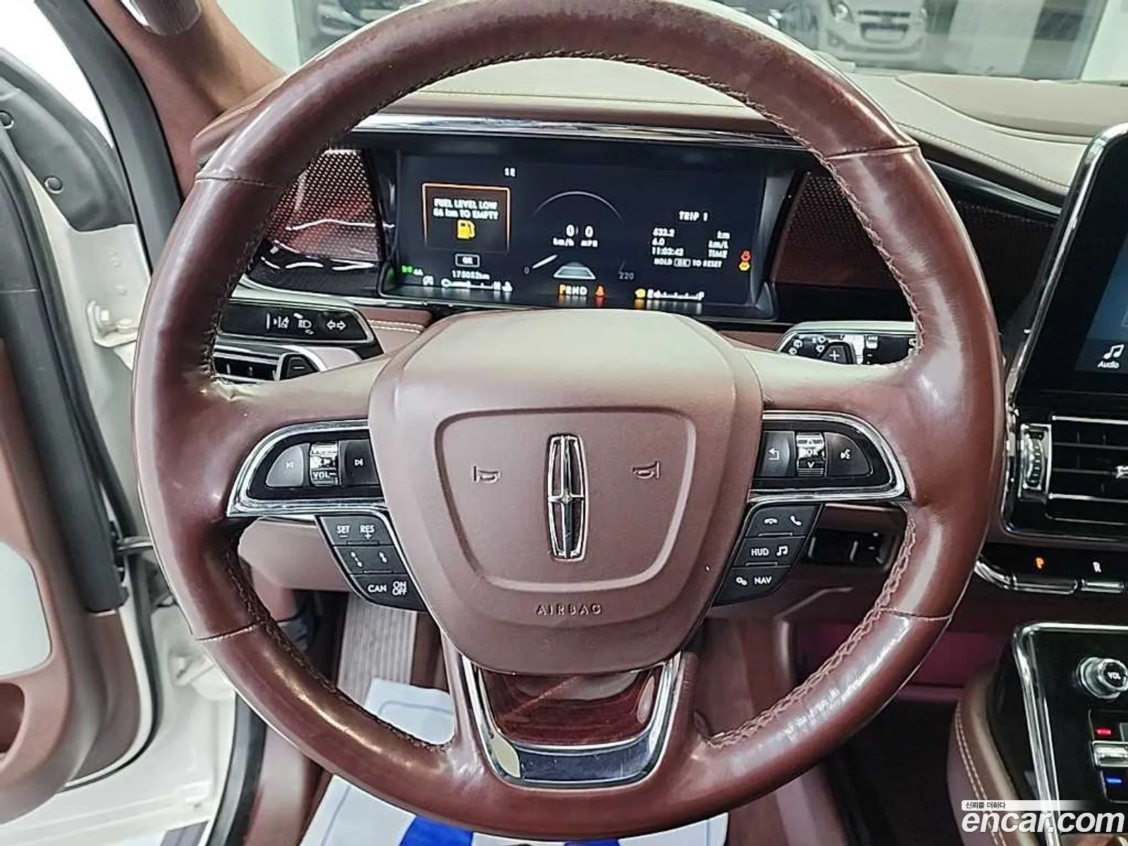 Lincoln Navigator 2019 — 14