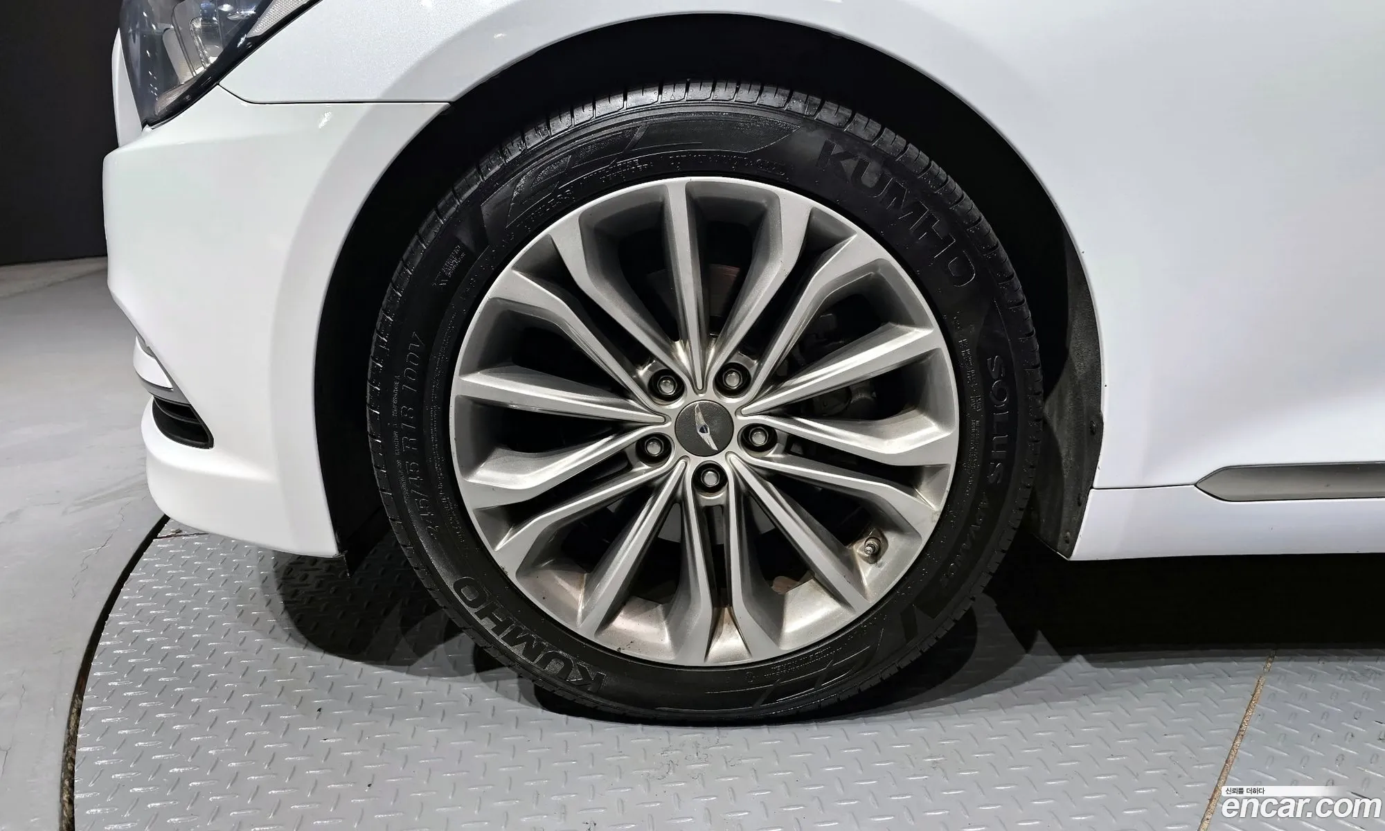 Hyundai Genesis DH 2016 — 15