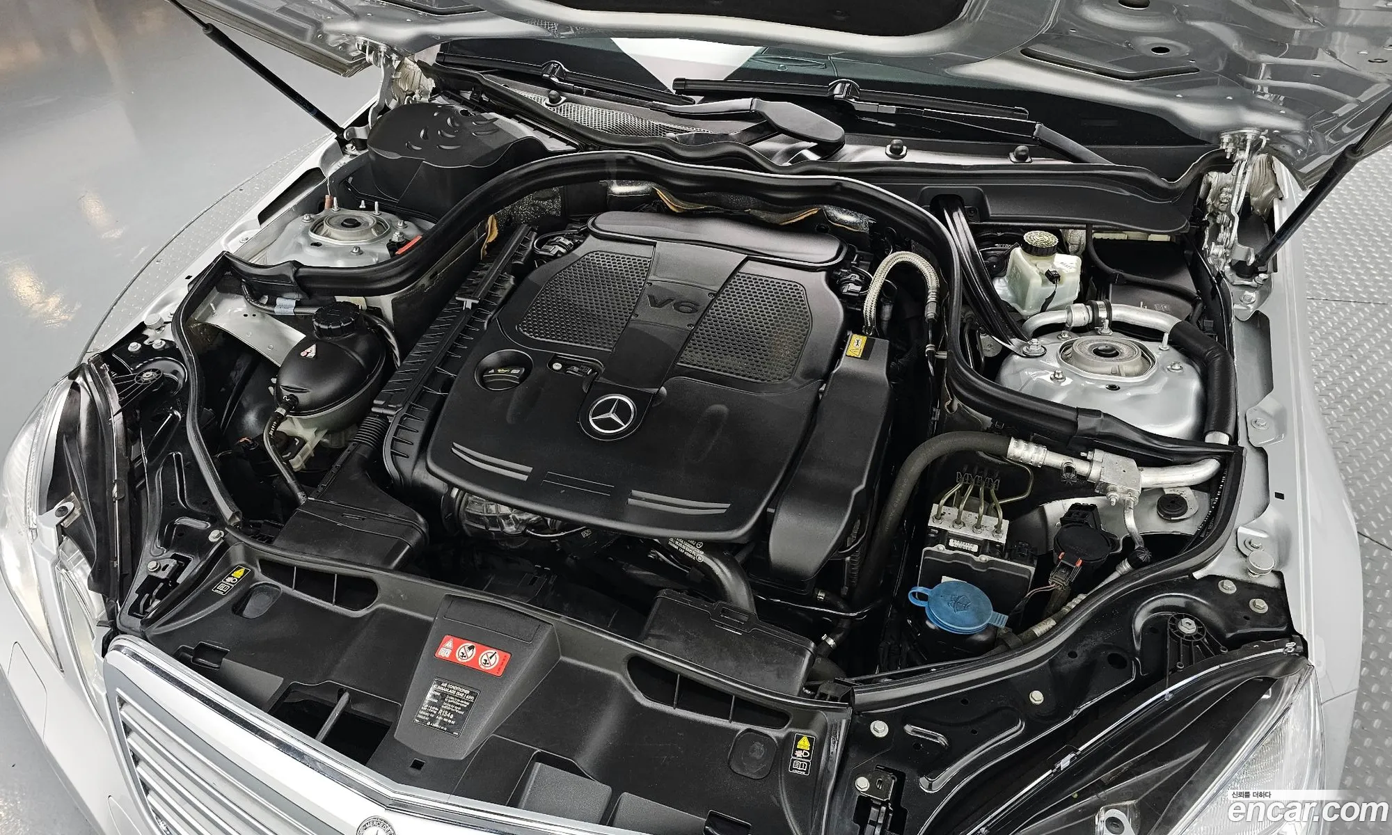 Mercedes-Benz E-Class W212 2012 WDDHF5FB4CA627568 — 13