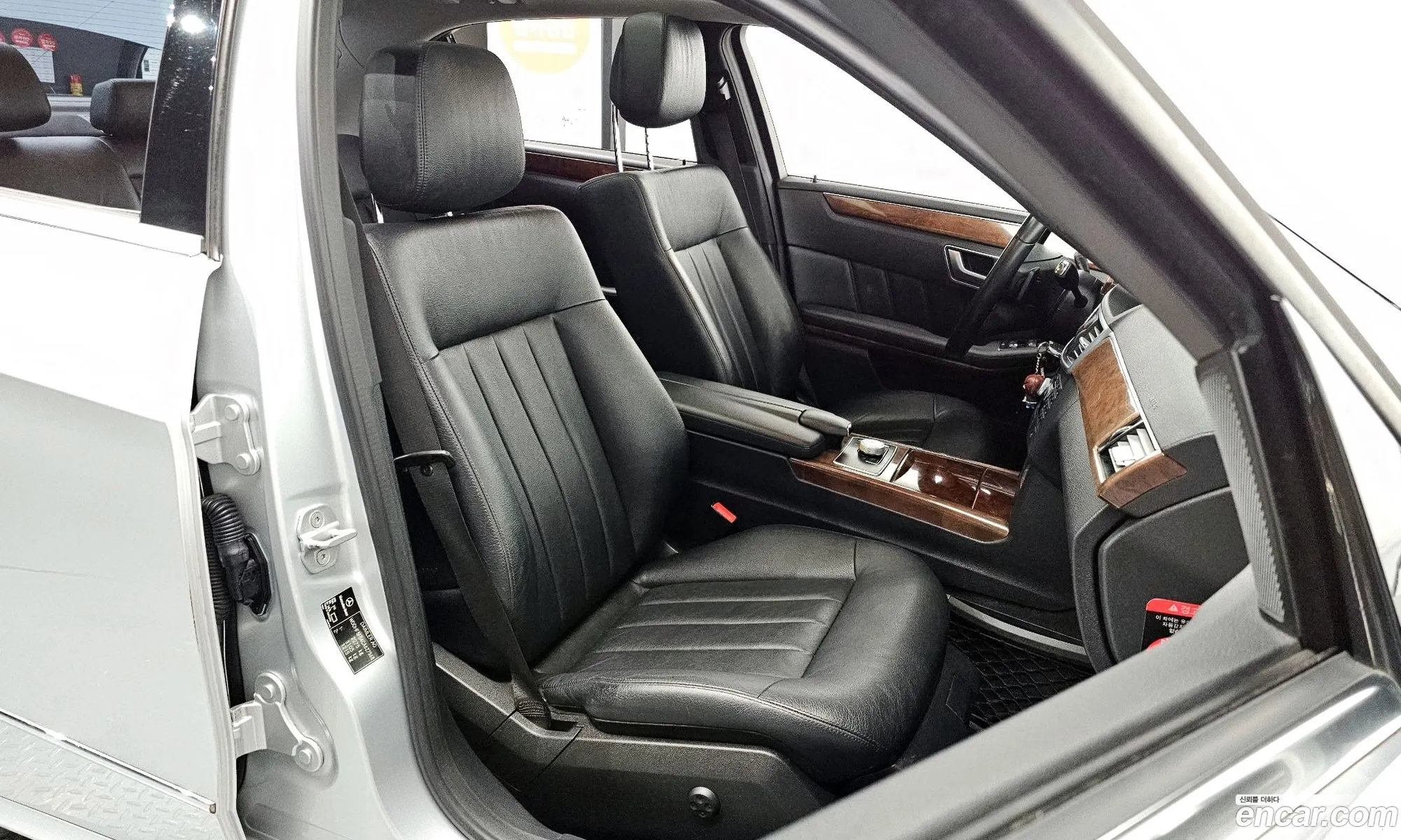 Mercedes-Benz E-Class W212 2012 WDDHF5FB4CA627568 — 9