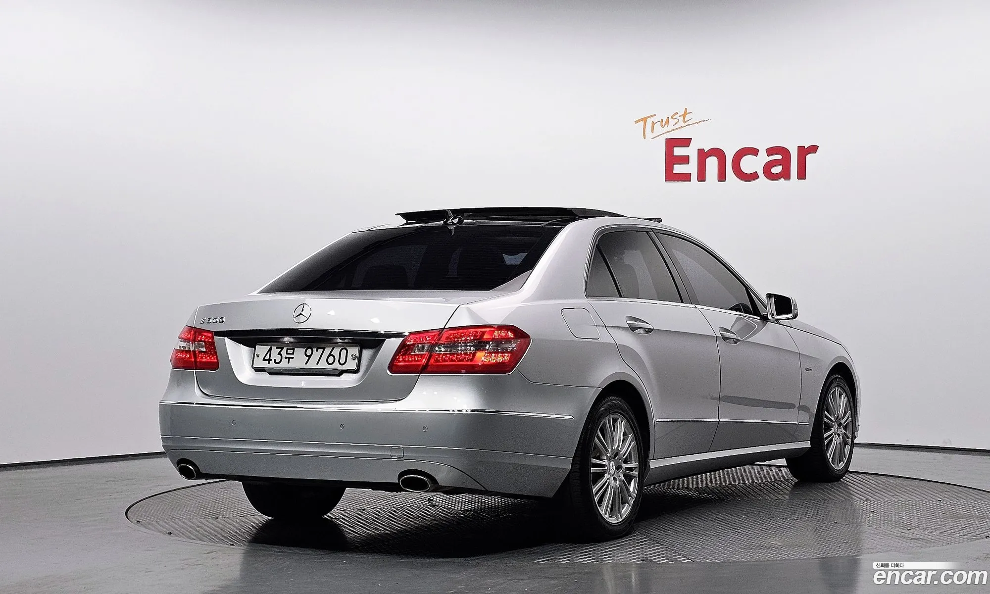 Mercedes-Benz E-Class W212 2012 WDDHF5FB4CA627568 — 4