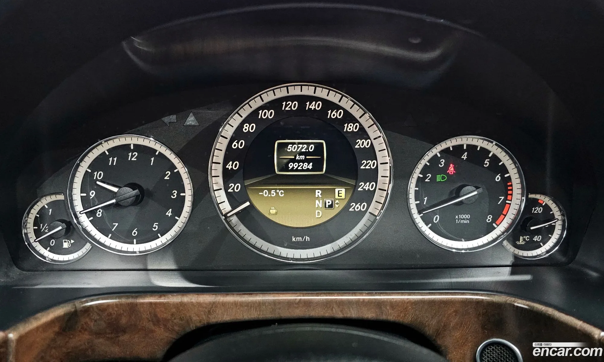 Mercedes-Benz E-Class W212 2012 WDDHF5FB4CA627568 — 2