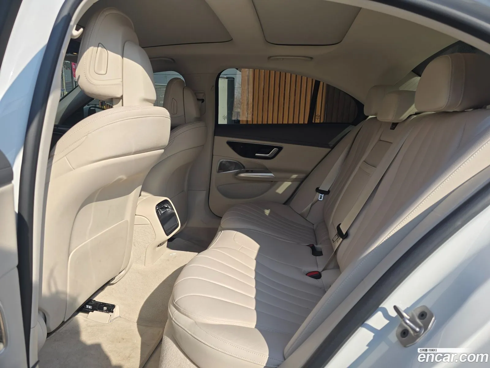 Mercedes-Benz E-Class W214 2025 — 14