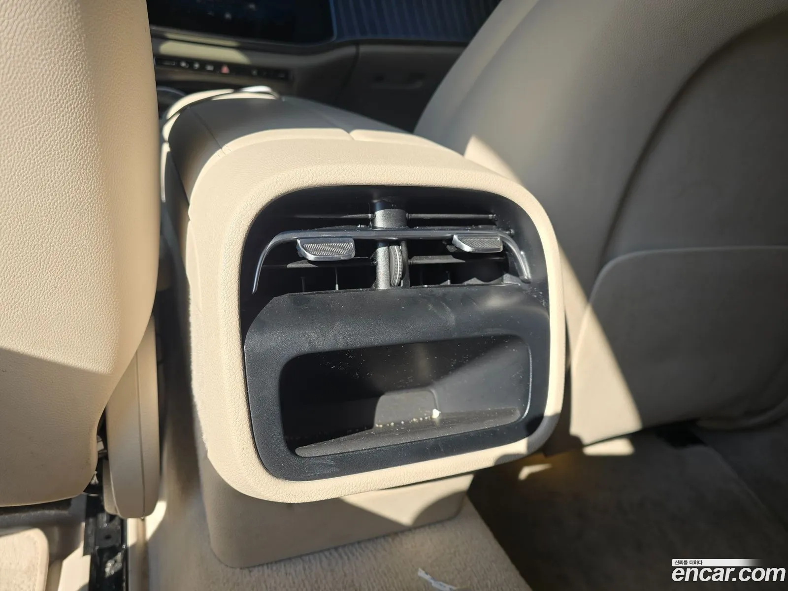 Mercedes-Benz E-Class W214 2025 — 11
