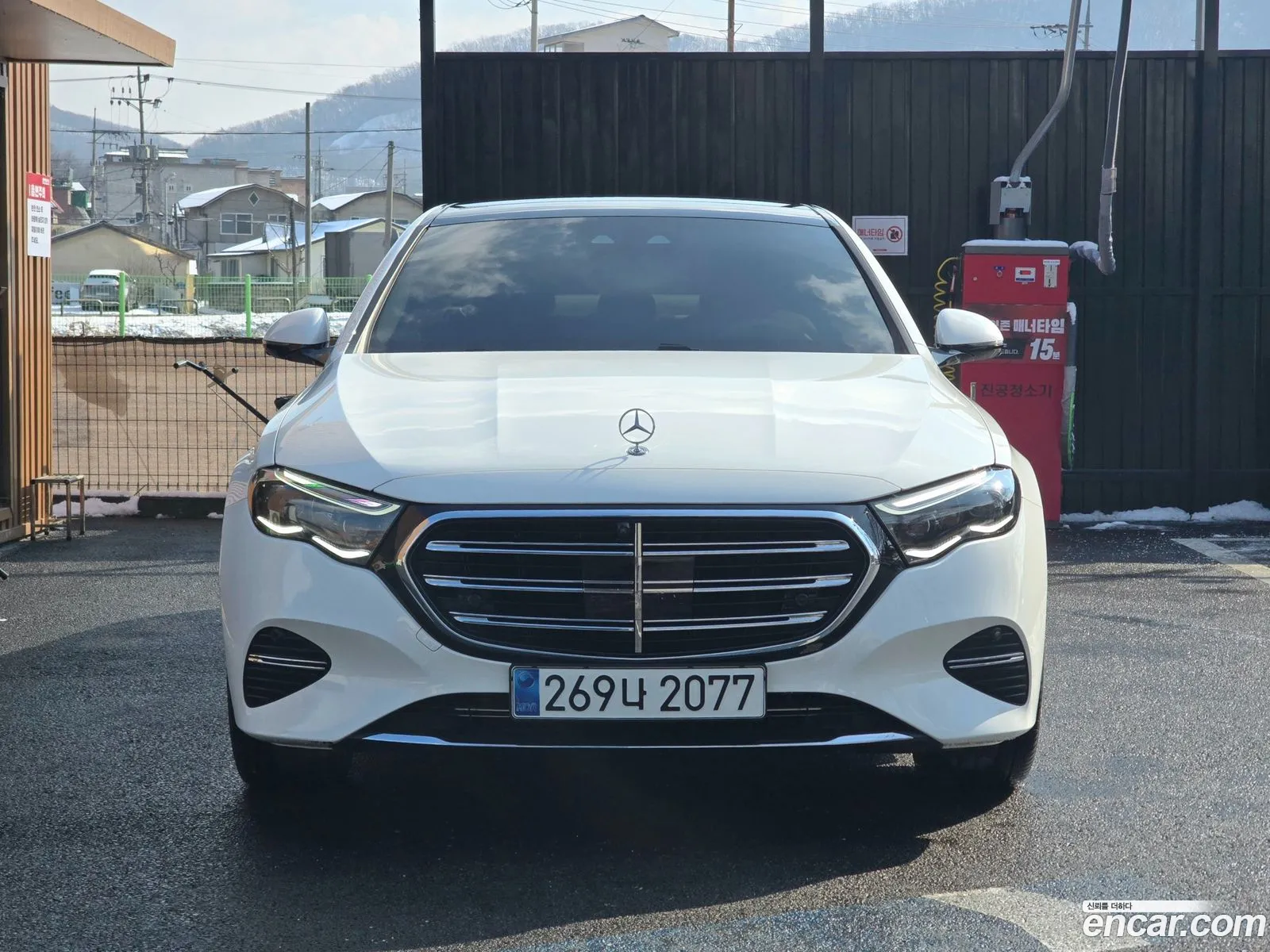Mercedes-Benz E-Class W214 2025 — 12