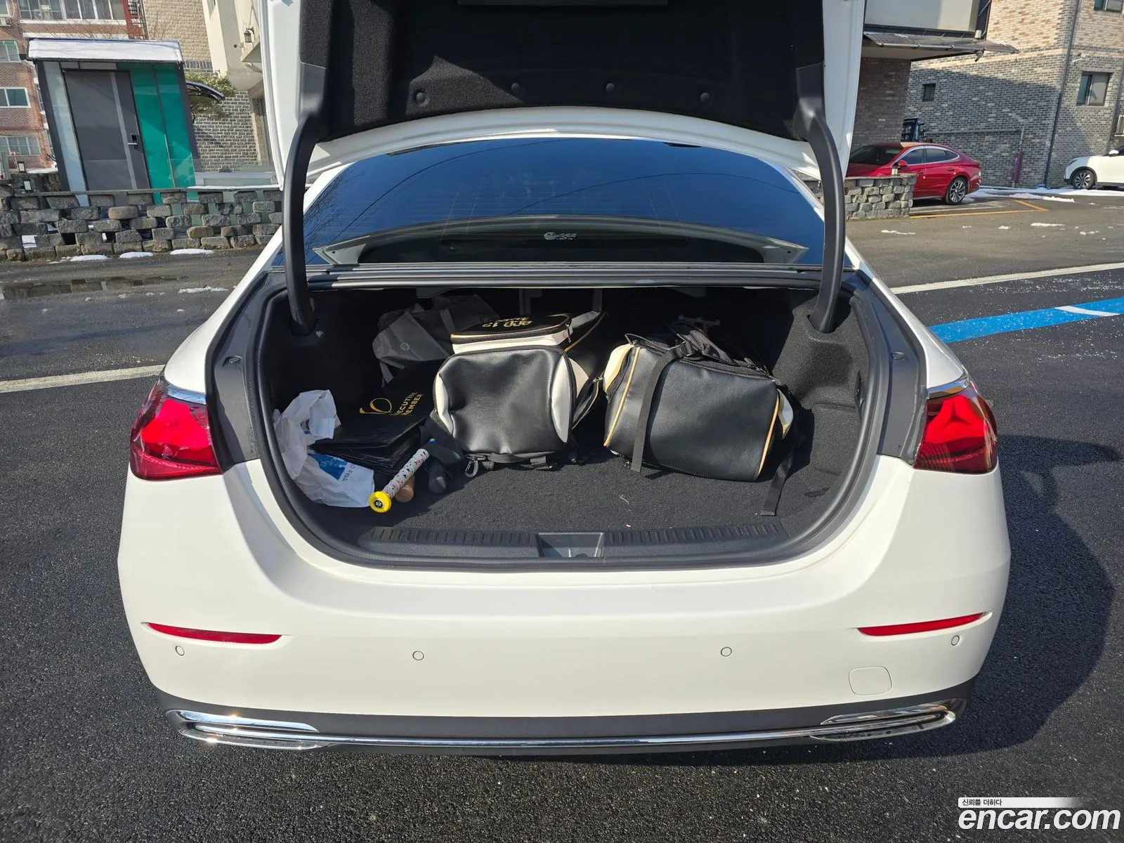 Mercedes-Benz E-Class W214 2025 — 17