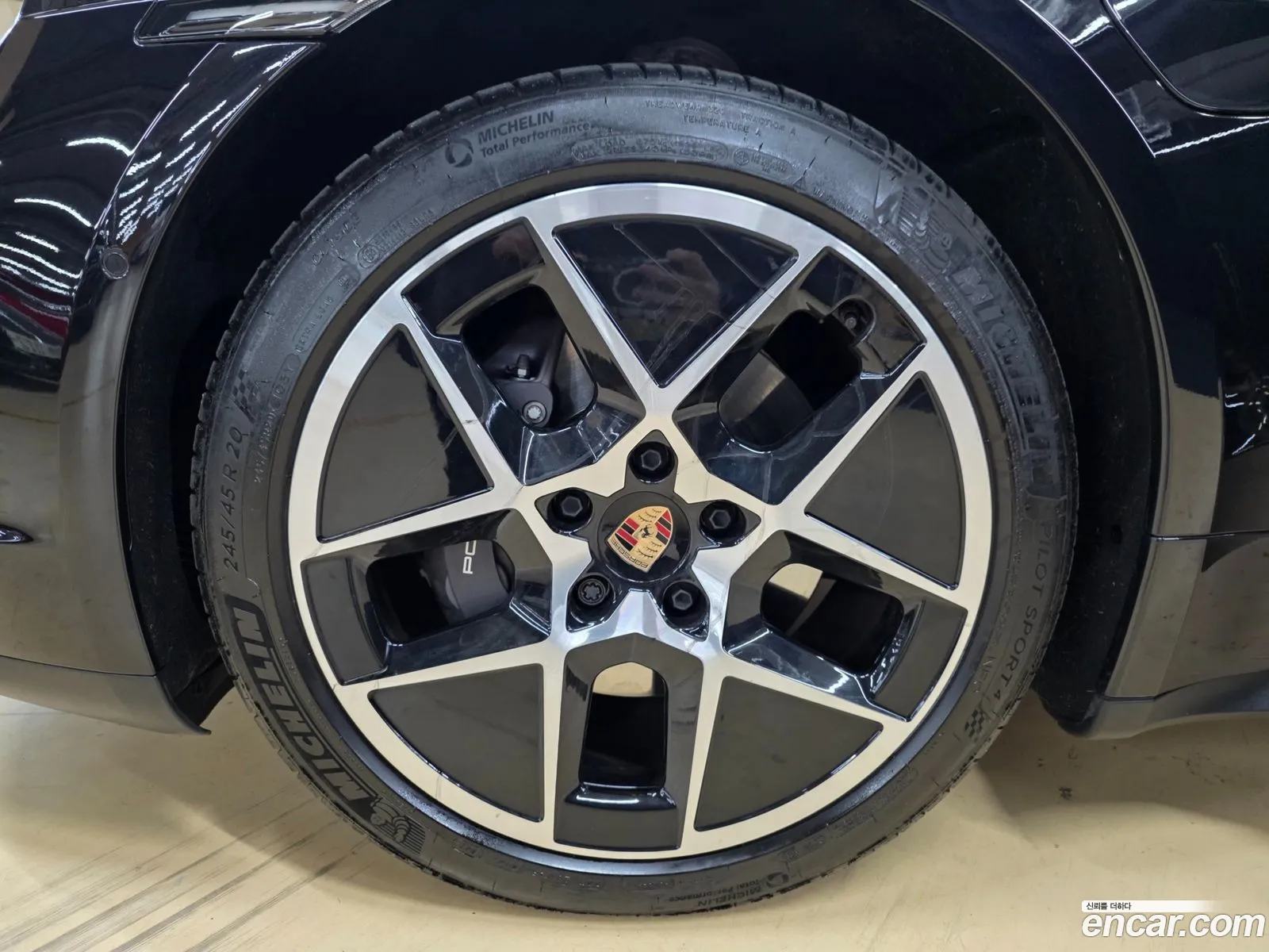 Porsche Taycan 2024 — 8