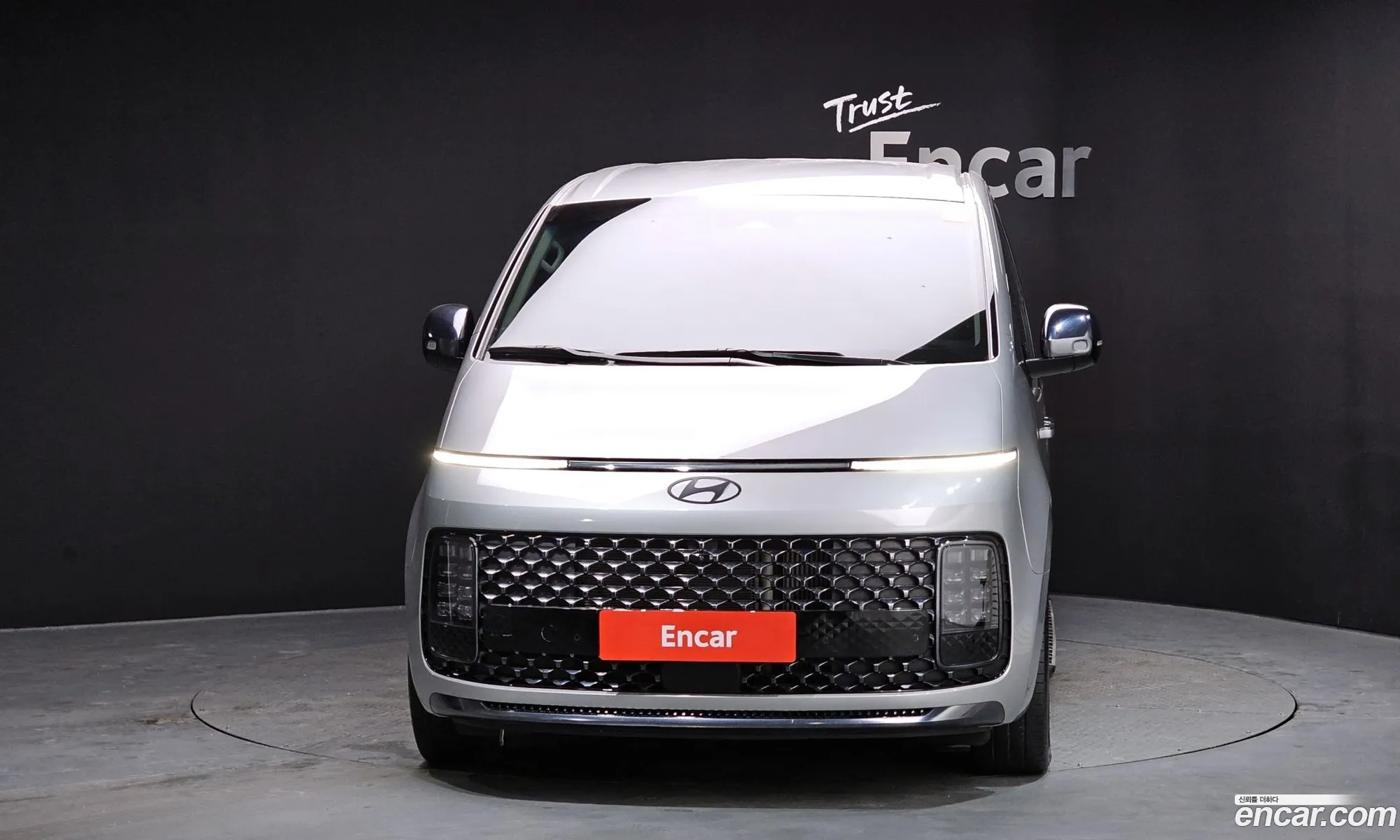 Hyundai Staria 2024 — 17