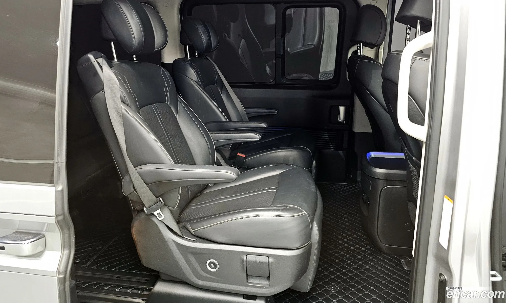 Hyundai Staria 2024 — 3