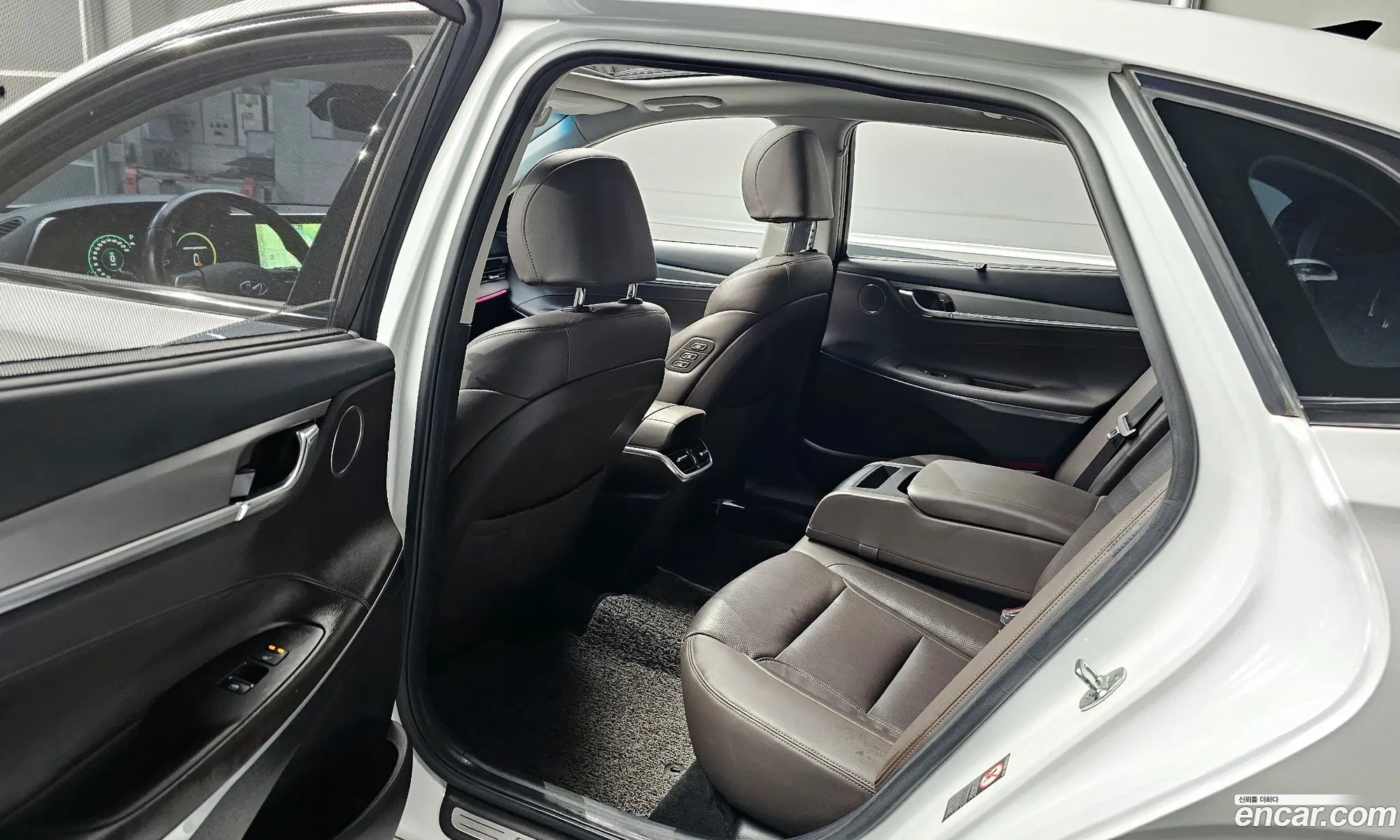 Hyundai Grandeur IG Hybrid 2021 — 12