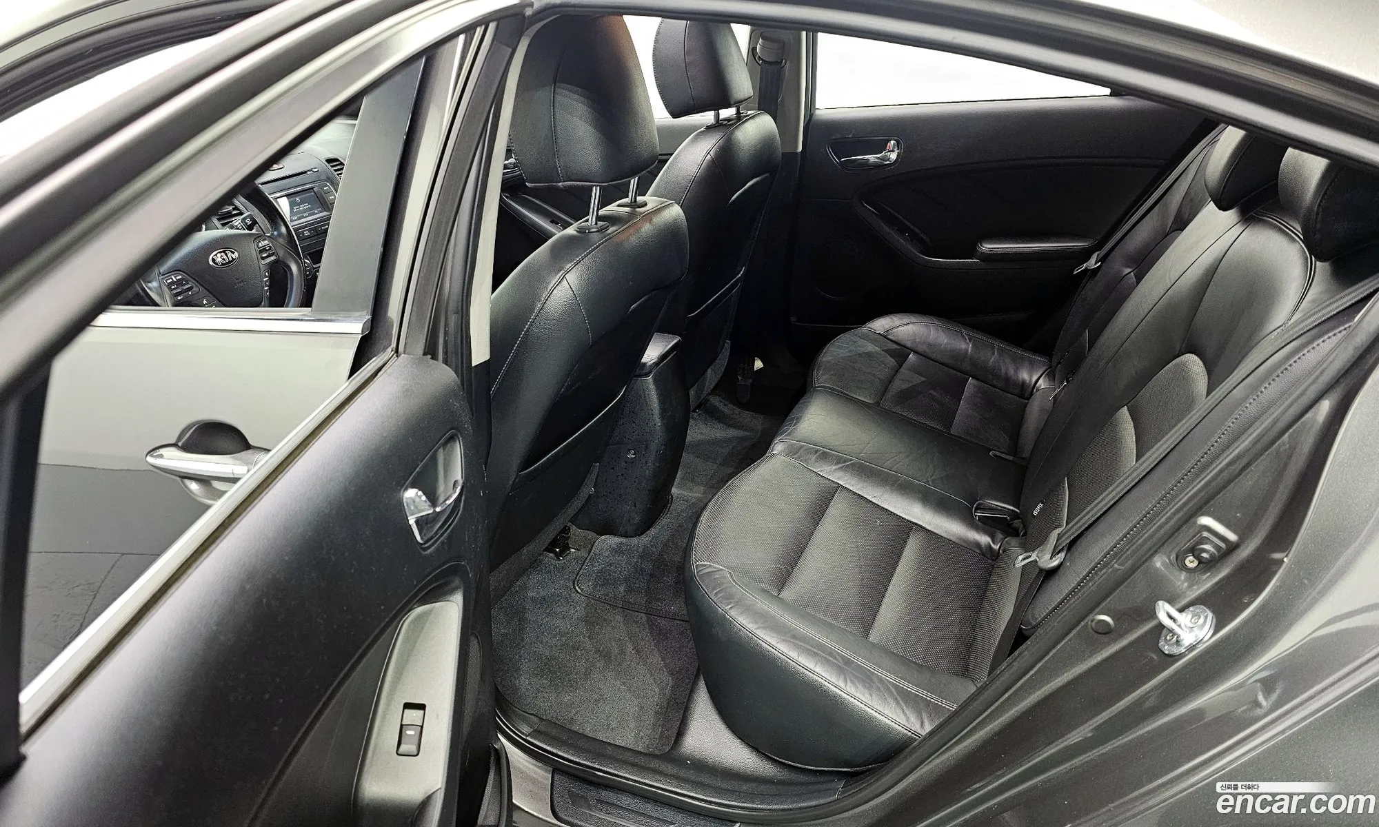 Kia K3 2012 — 12
