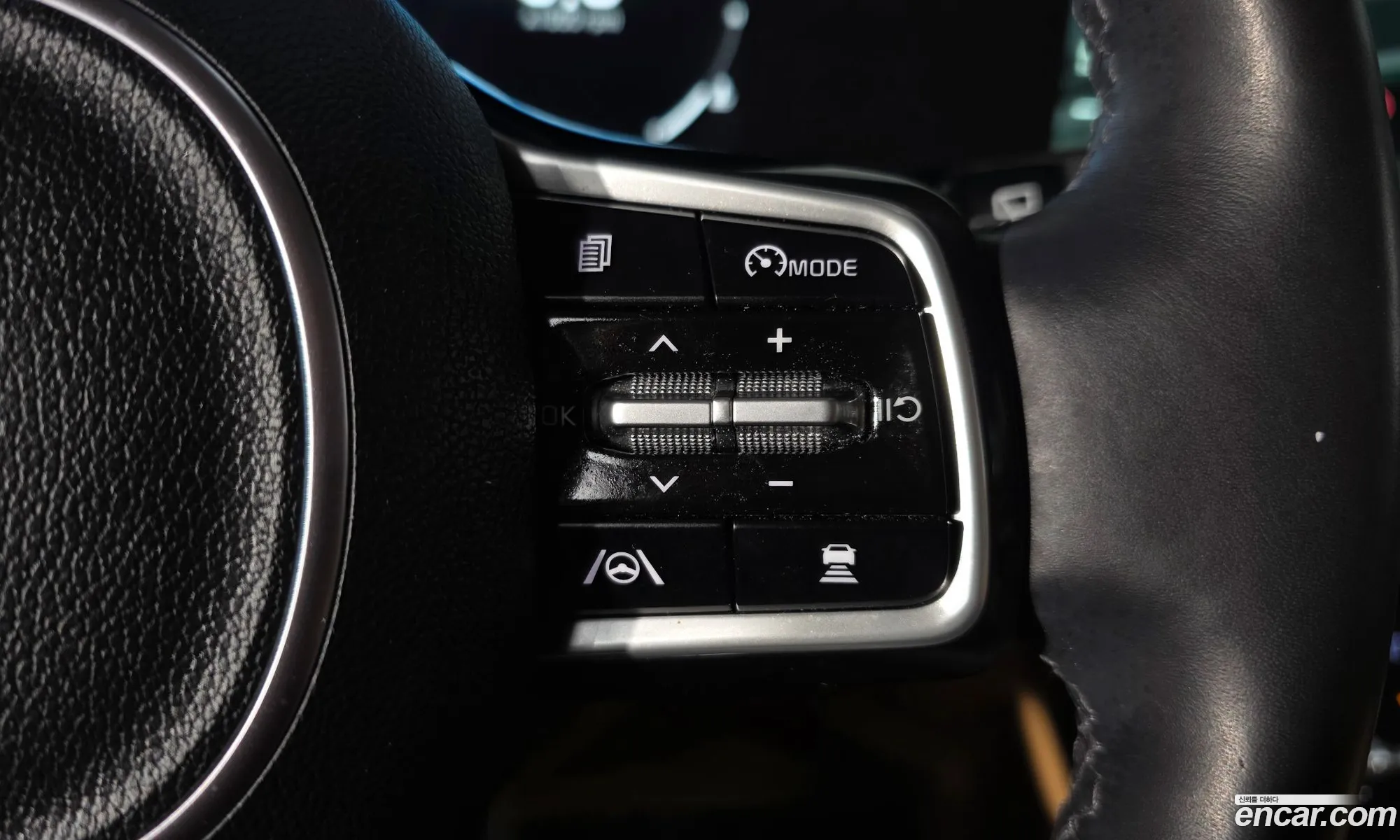 Kia Carnival 2023 — 3