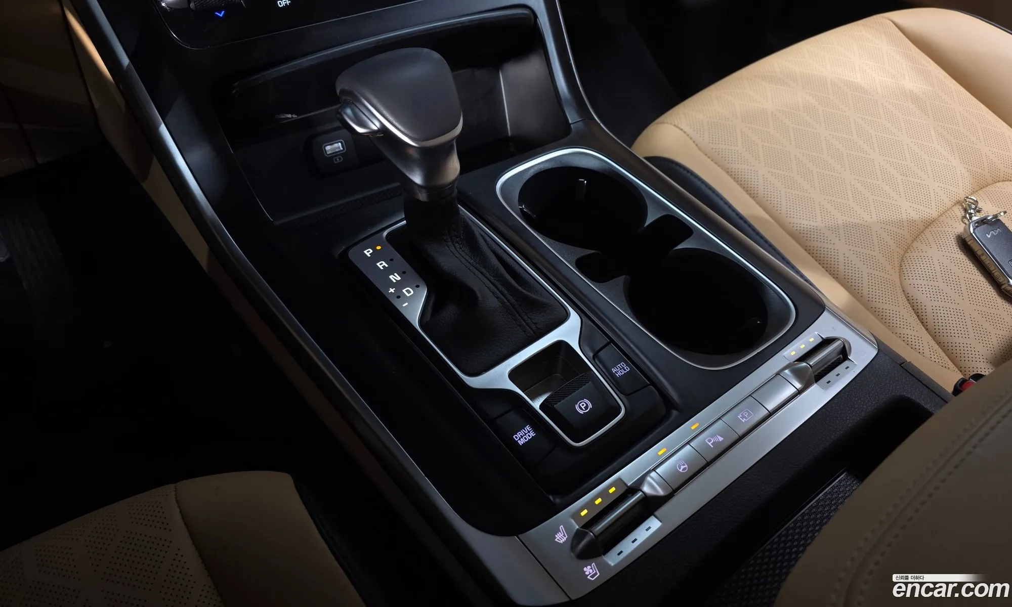Kia Carnival 2023 — 17