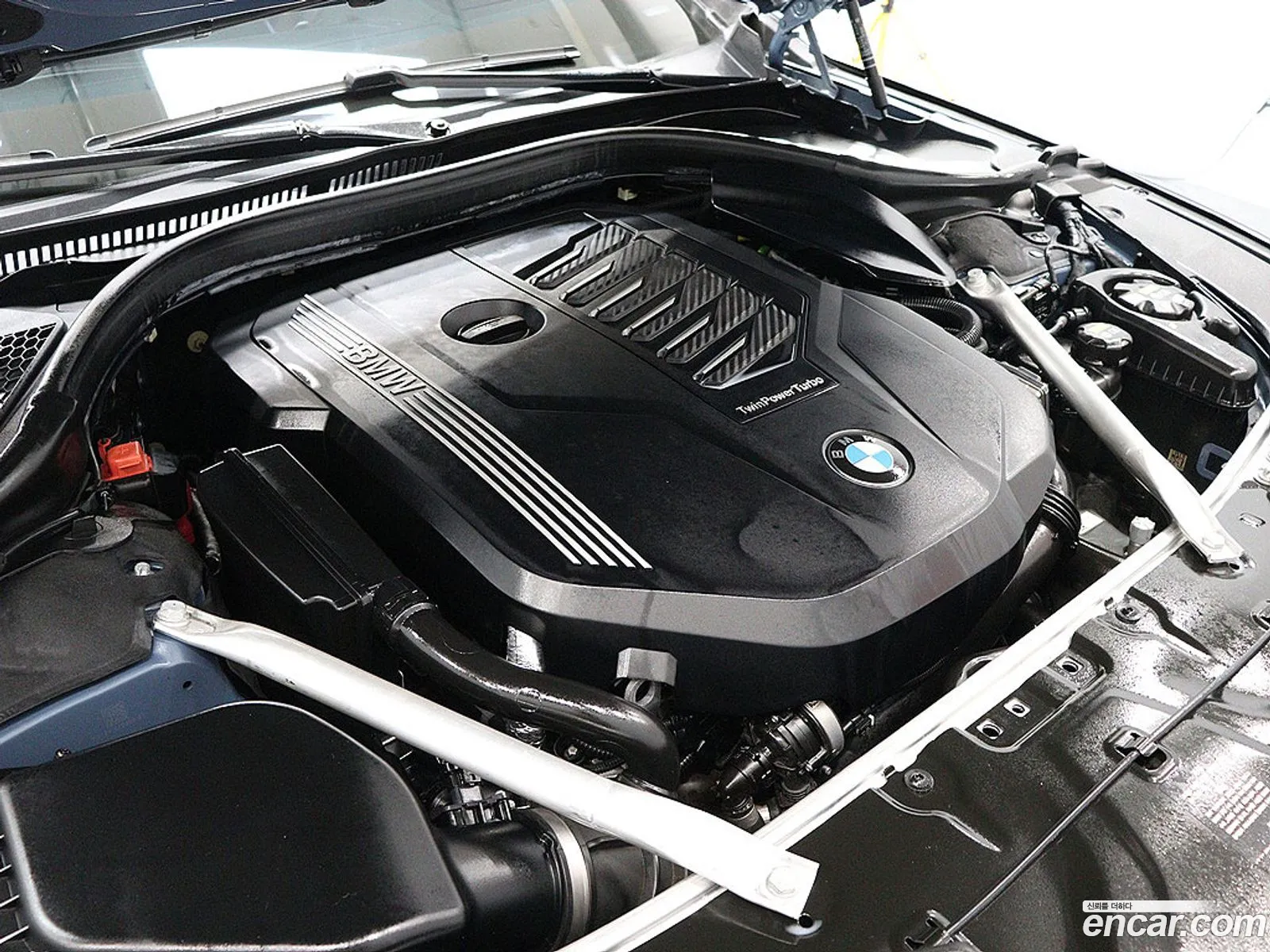 BMW 8 Series 2021 — 7