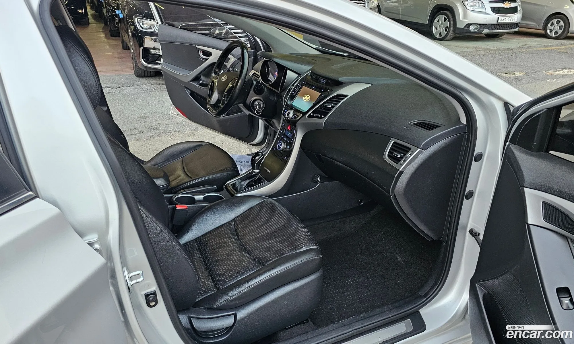 Hyundai Elantra 2015 — 13