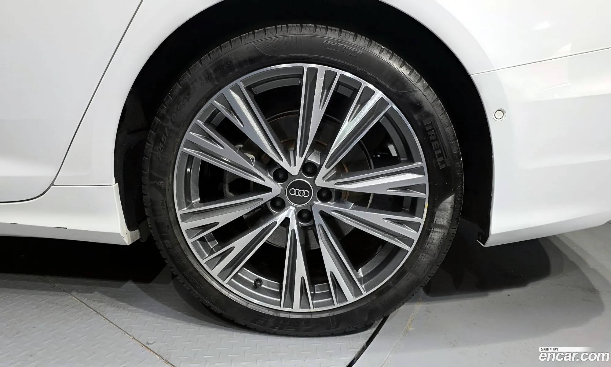 Audi A6 2022 — 12