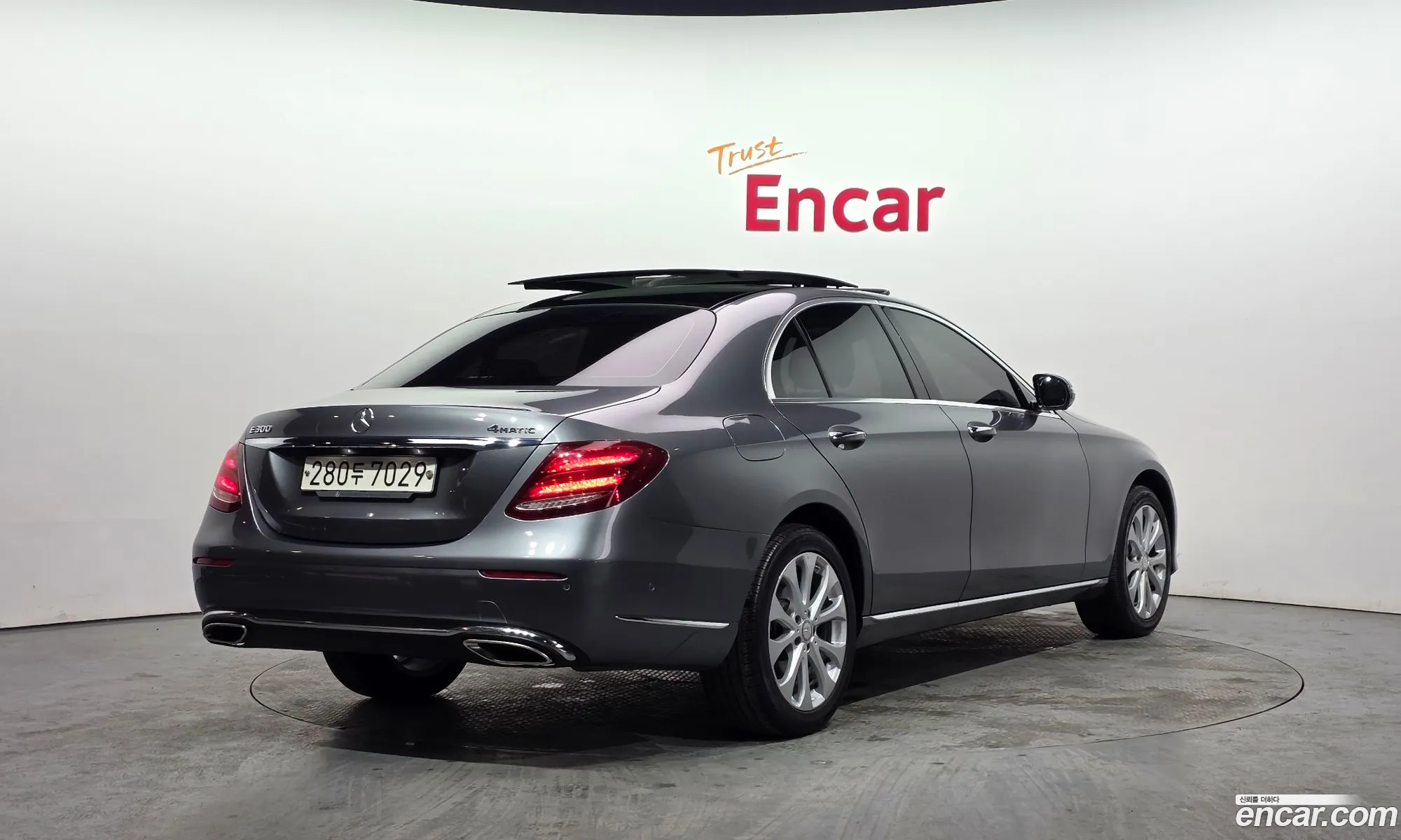 Mercedes-Benz E-Class W213 2017 — 19