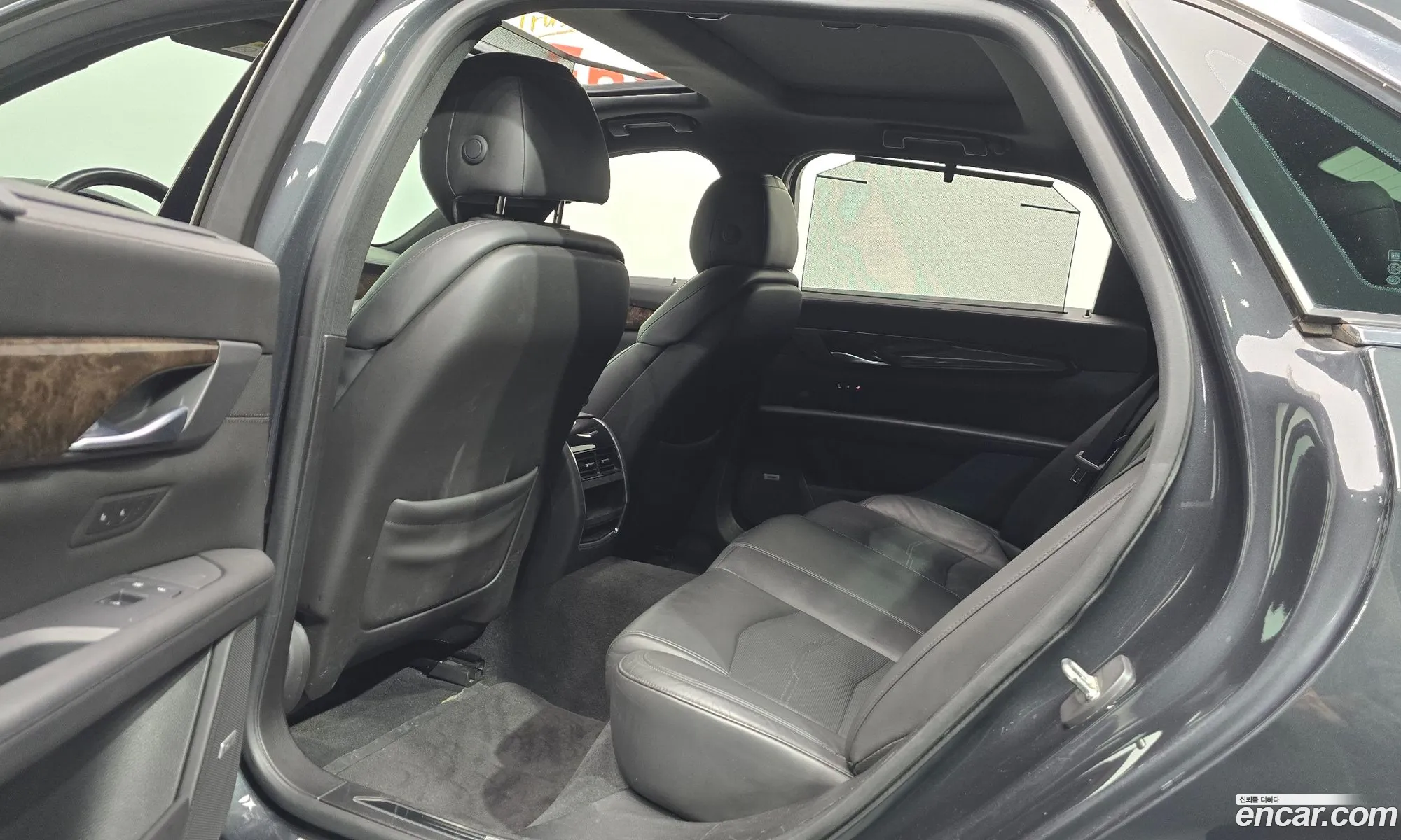 Cadillac CT6 2016 1G6K95RS9GU166667 — 12