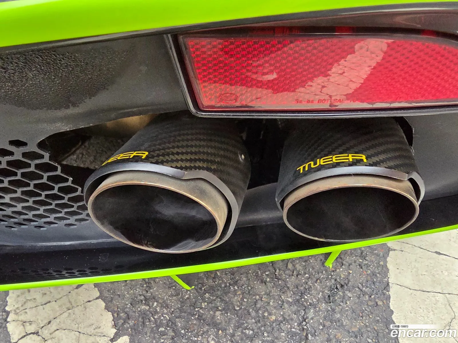 Aston Martin Vantage 2018 — 13