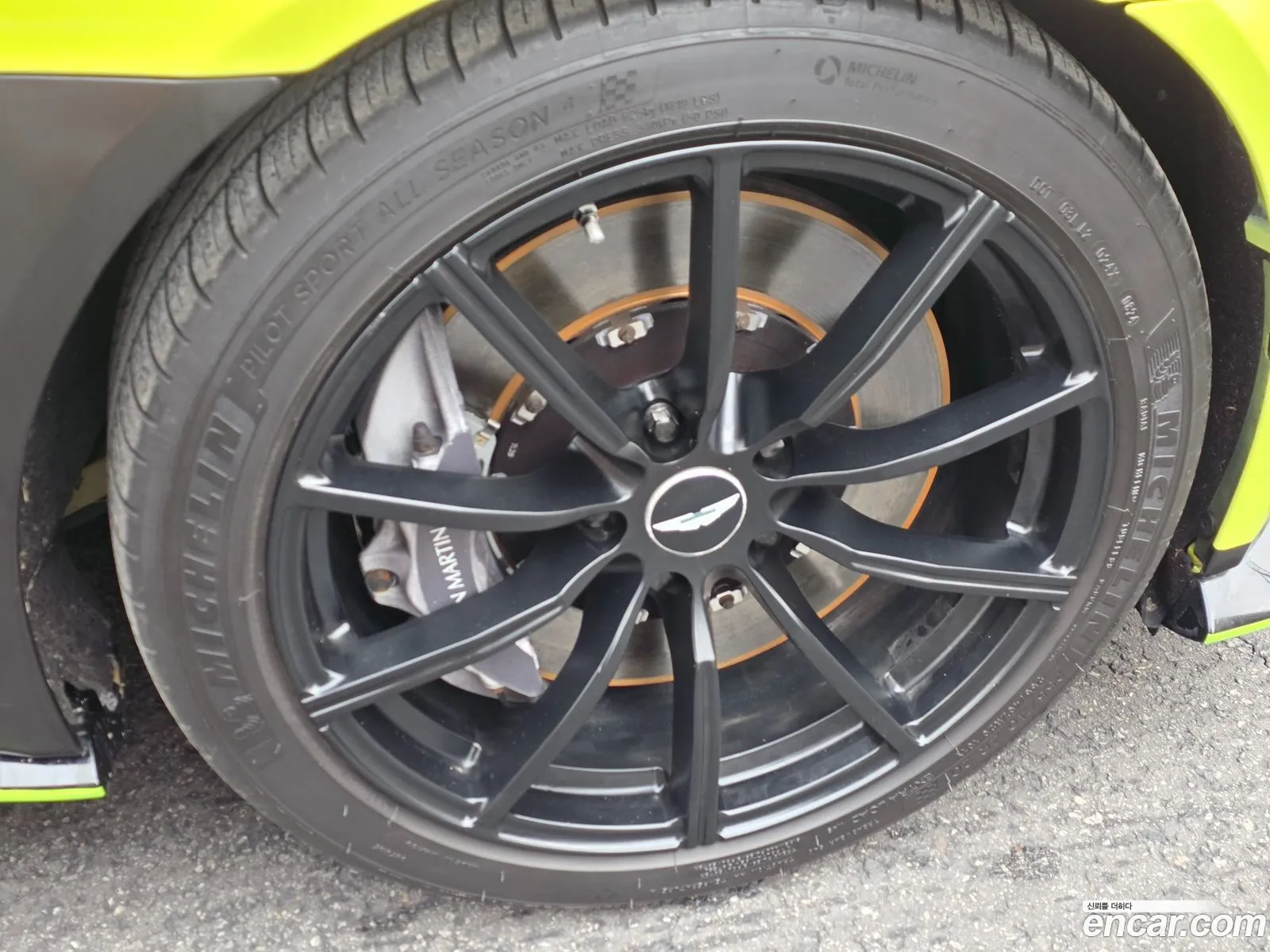 Aston Martin Vantage 2018 — 6
