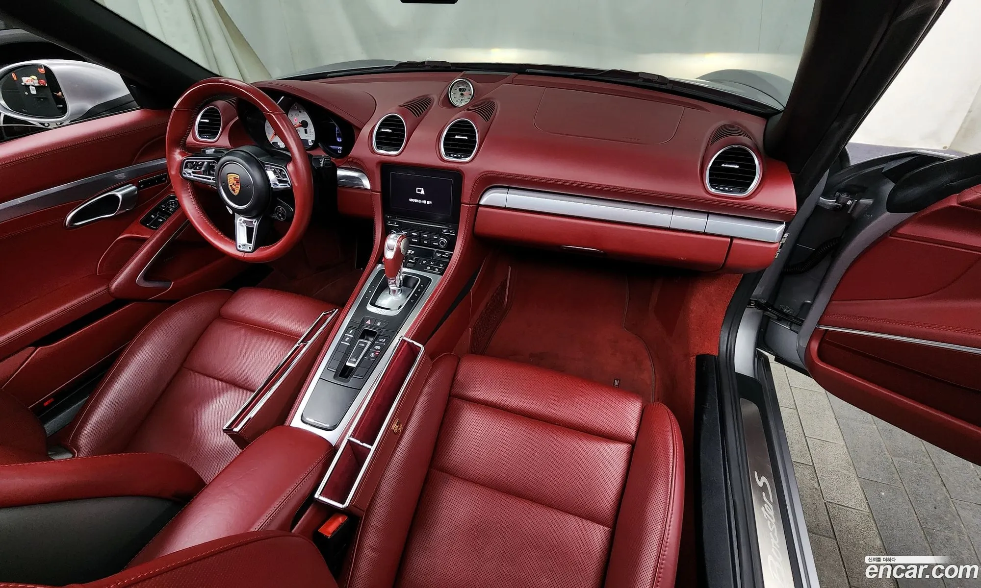 Porsche 718 Boxster 2016 WP0CB2989HS240269 — 2
