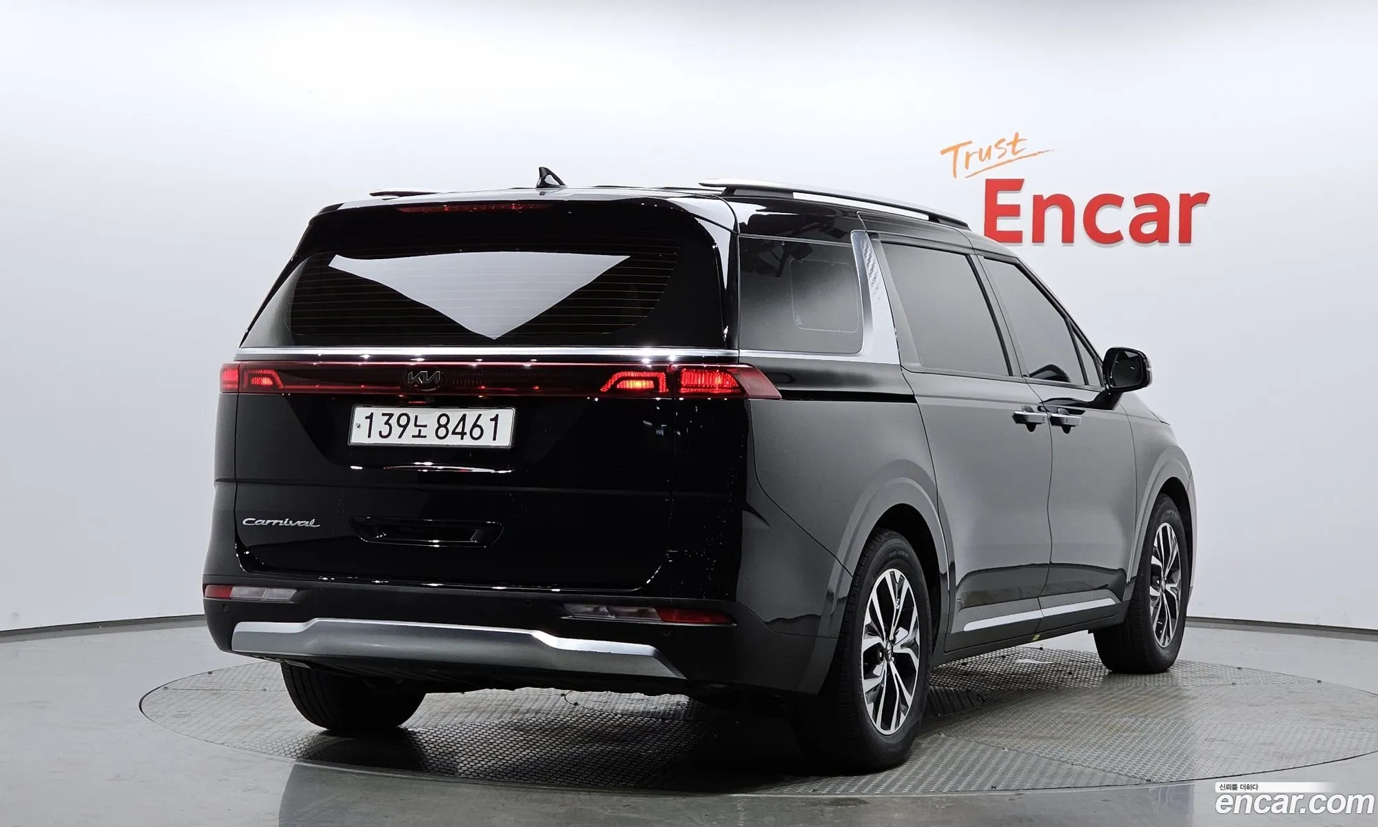 Kia Carnival 2021 — 3