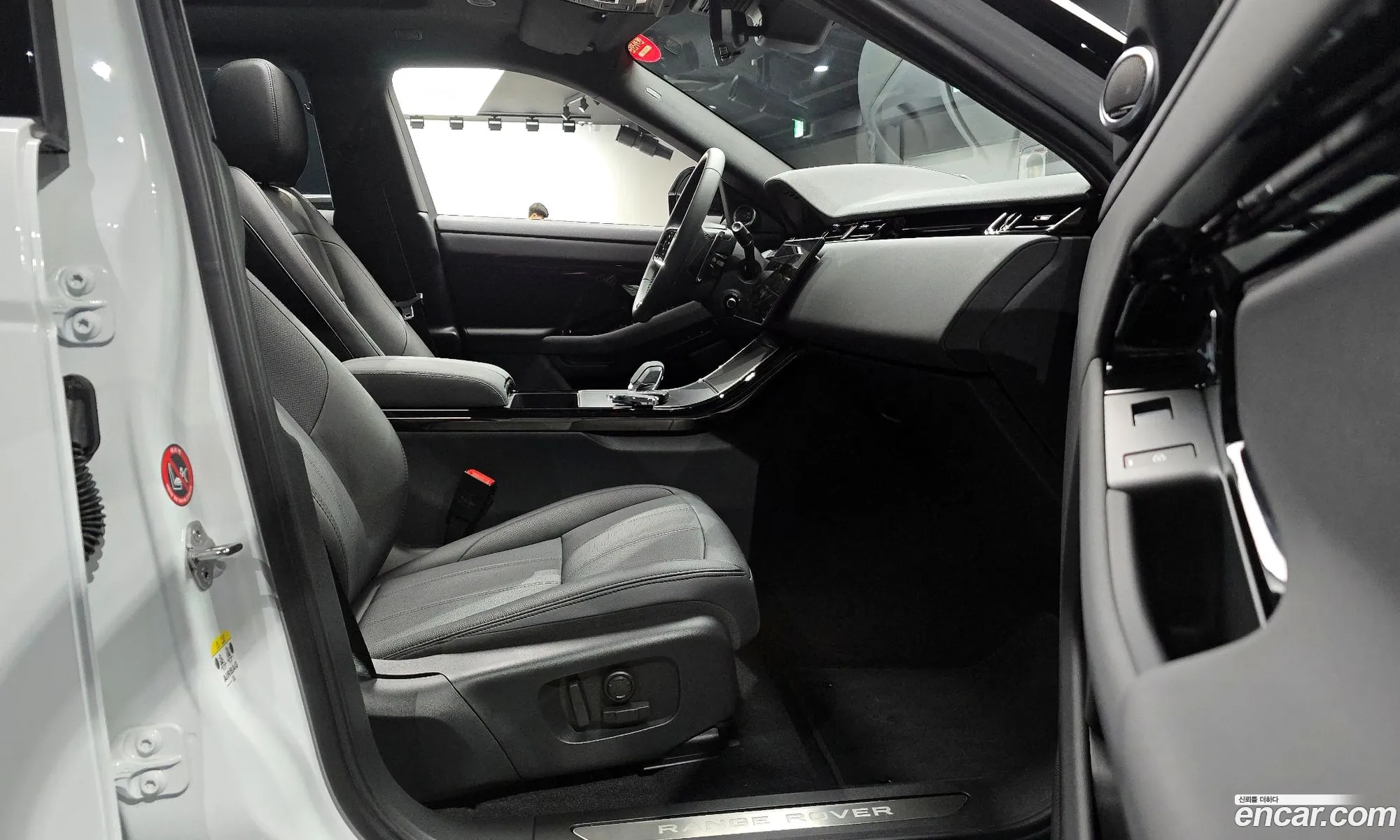 Land Rover Range Rover Evoque 2024 SALZA2BX8RH264147 — 12