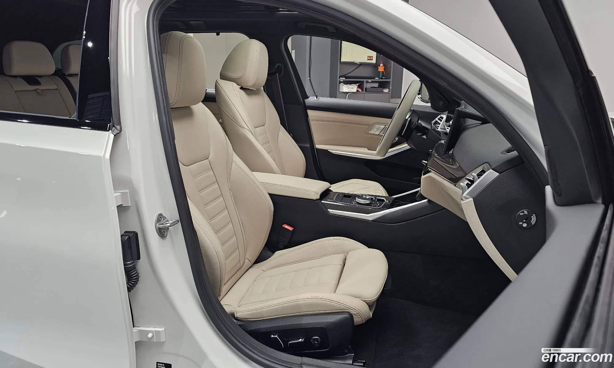 BMW 3 Series 2025 — 12