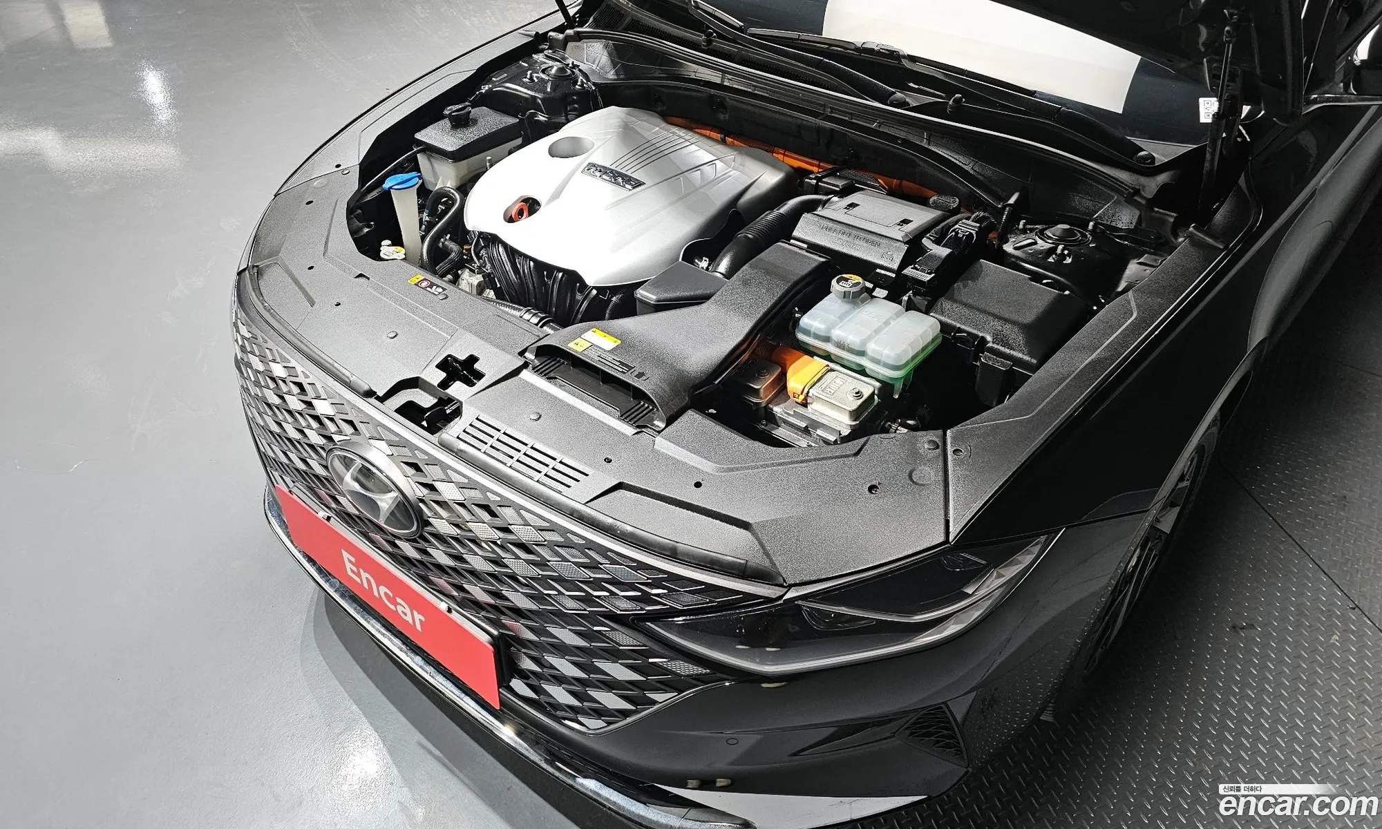 Hyundai Grandeur IG Hybrid 2020 — 3