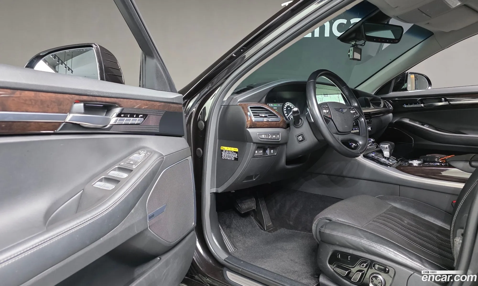 Genesis EQ900 2017 — 16