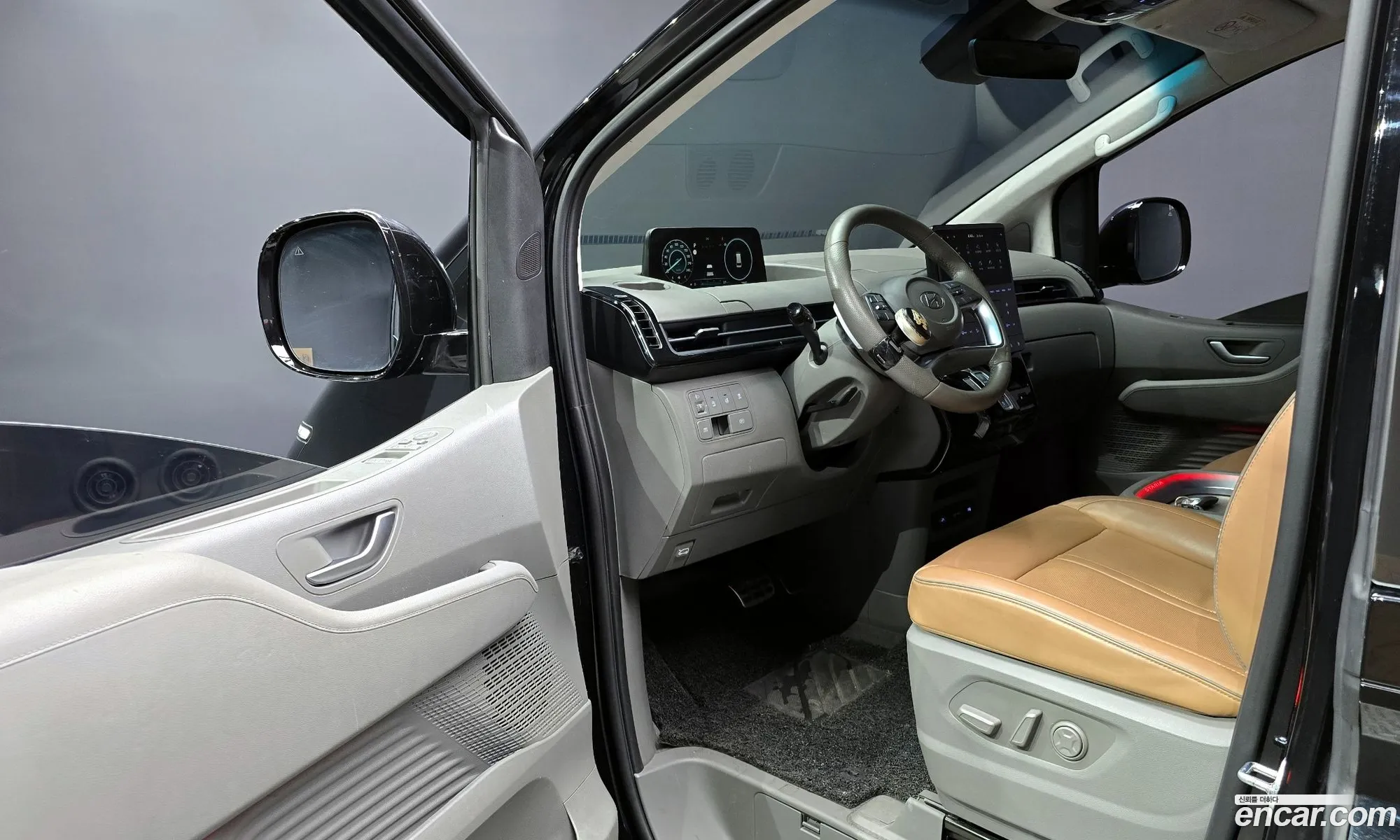 Hyundai Staria 2023 — 12
