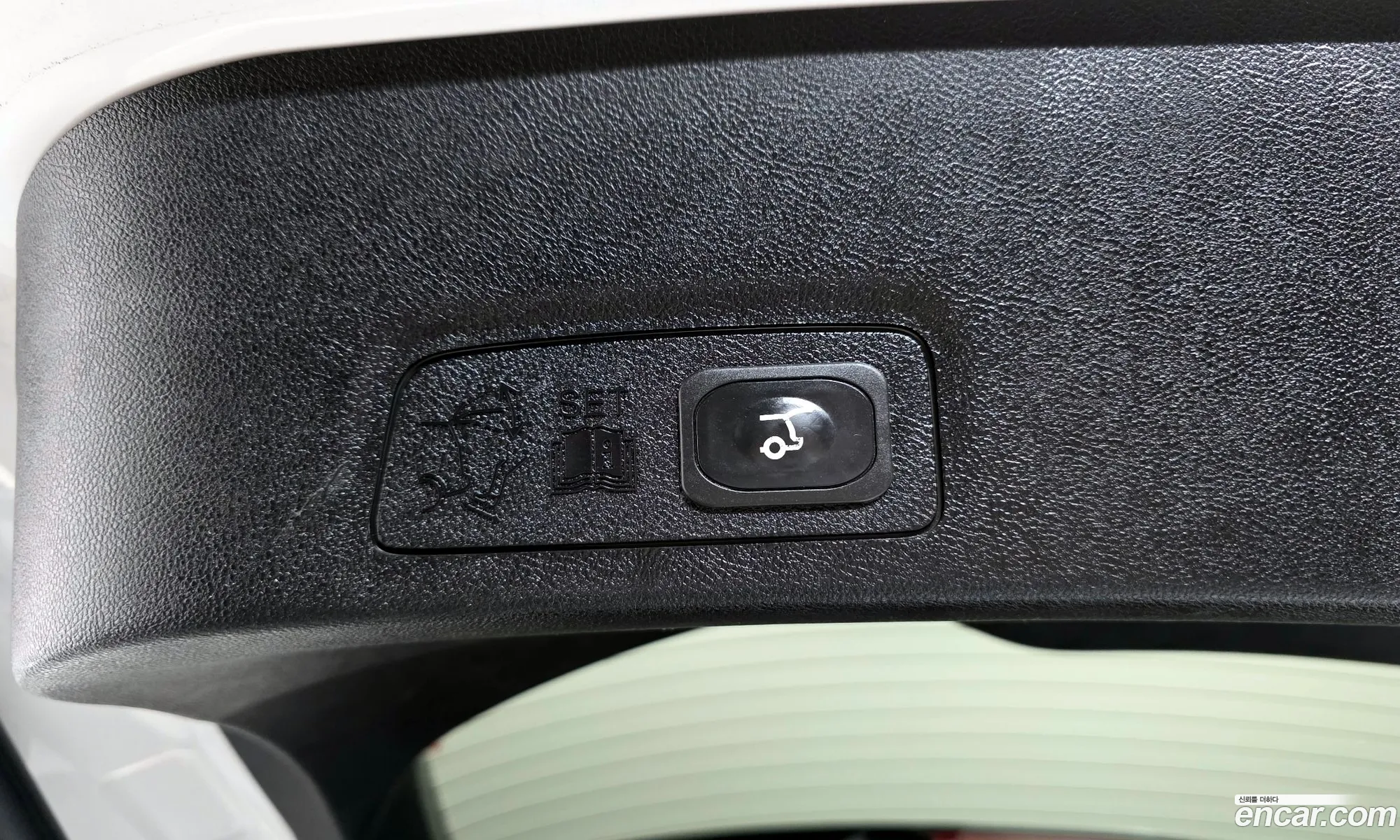 Lincoln MKC 2016 5LMCJ3D97GUJ12259 — 10
