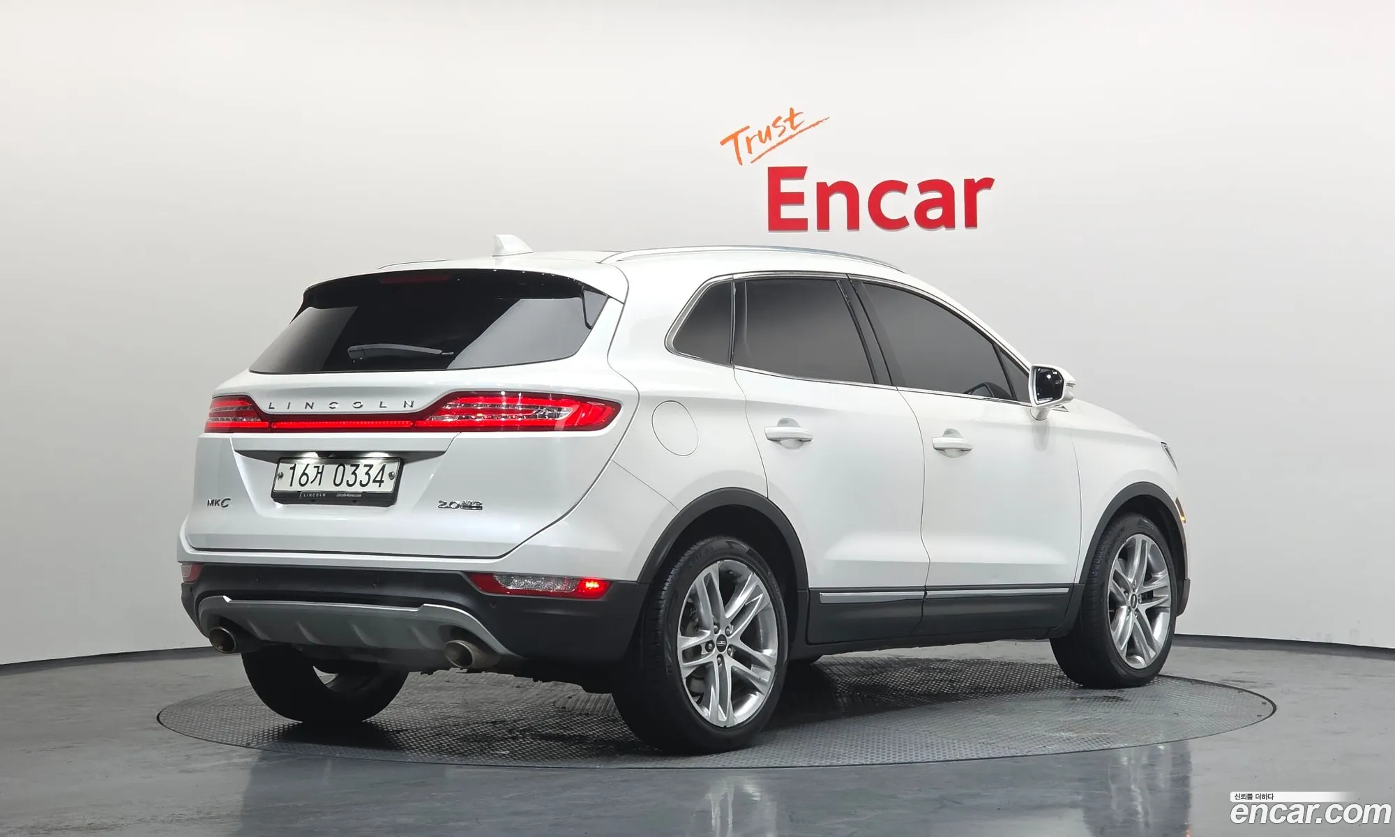 Lincoln MKC 2016 5LMCJ3D97GUJ12259 — 6