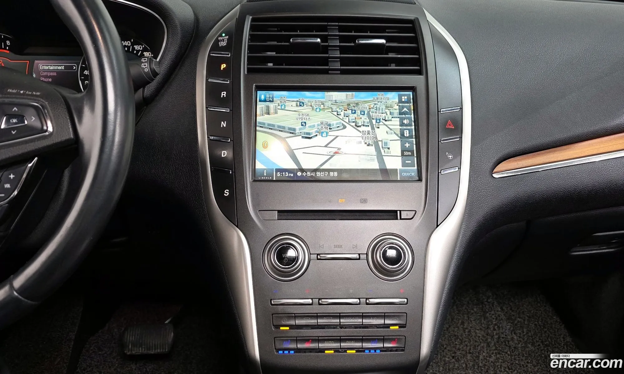 Lincoln MKC 2016 5LMCJ3D97GUJ12259 — 5