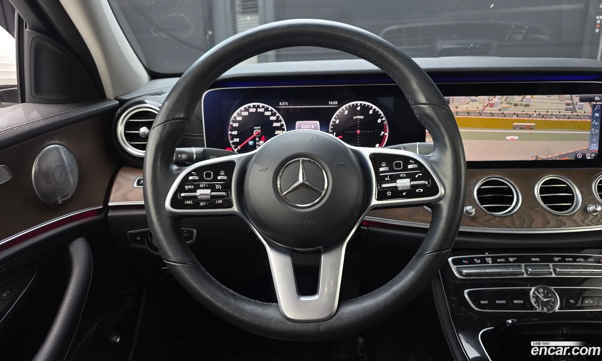 Mercedes-Benz E-Class W213 2018 WDDZF4KB5KA510892 — 14