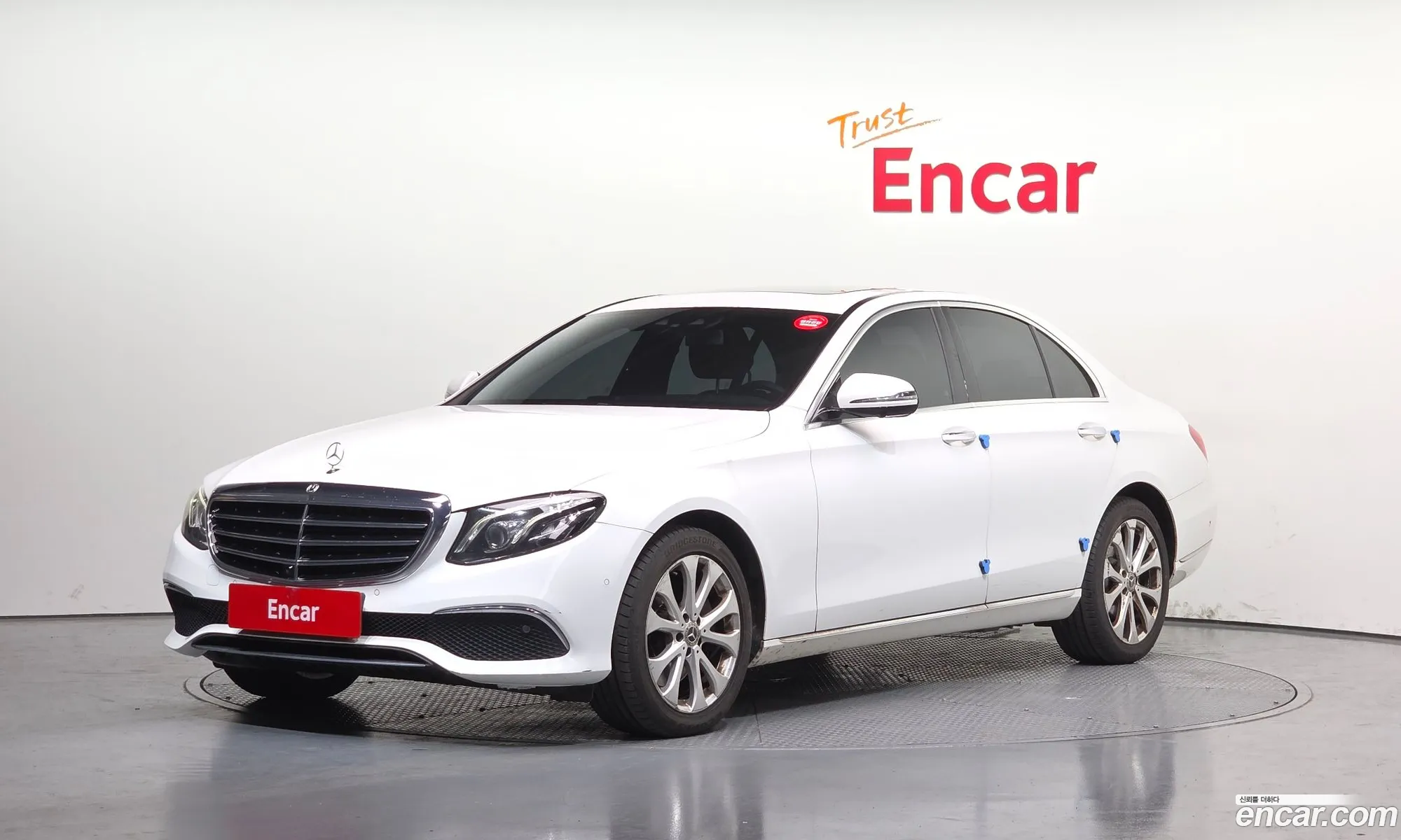 Mercedes-Benz E-Class W213 2018 WDDZF4KB5KA510892 — 16