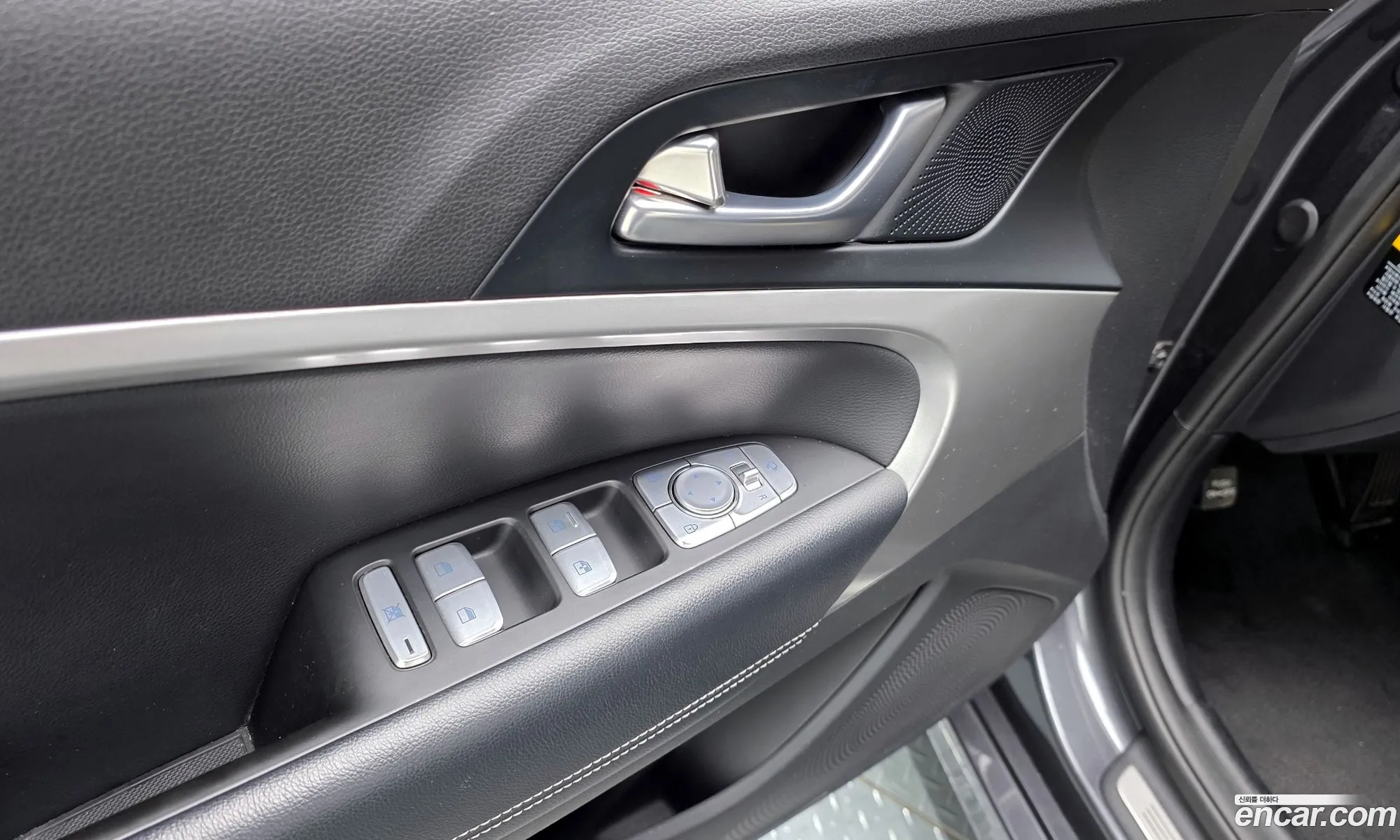 Genesis G70 2018 — 18