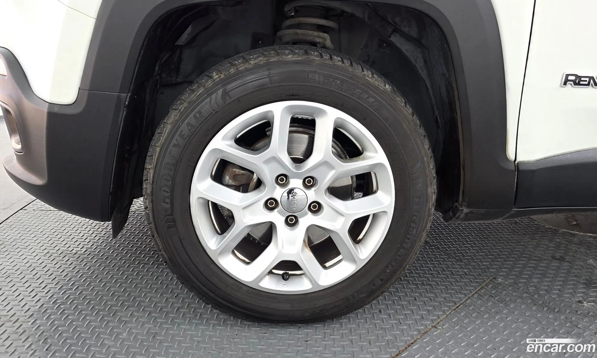 Jeep Renegade 2015 — 16