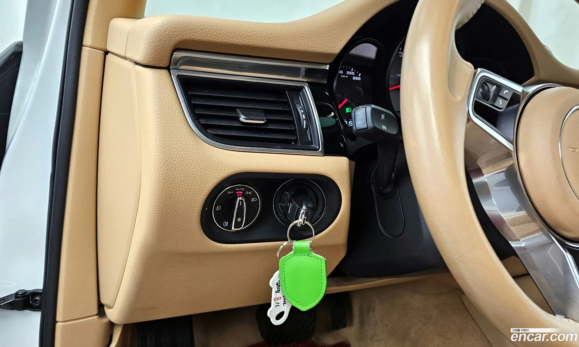 Porsche Macan 2015 WP1AD2952FLB35862 — 13