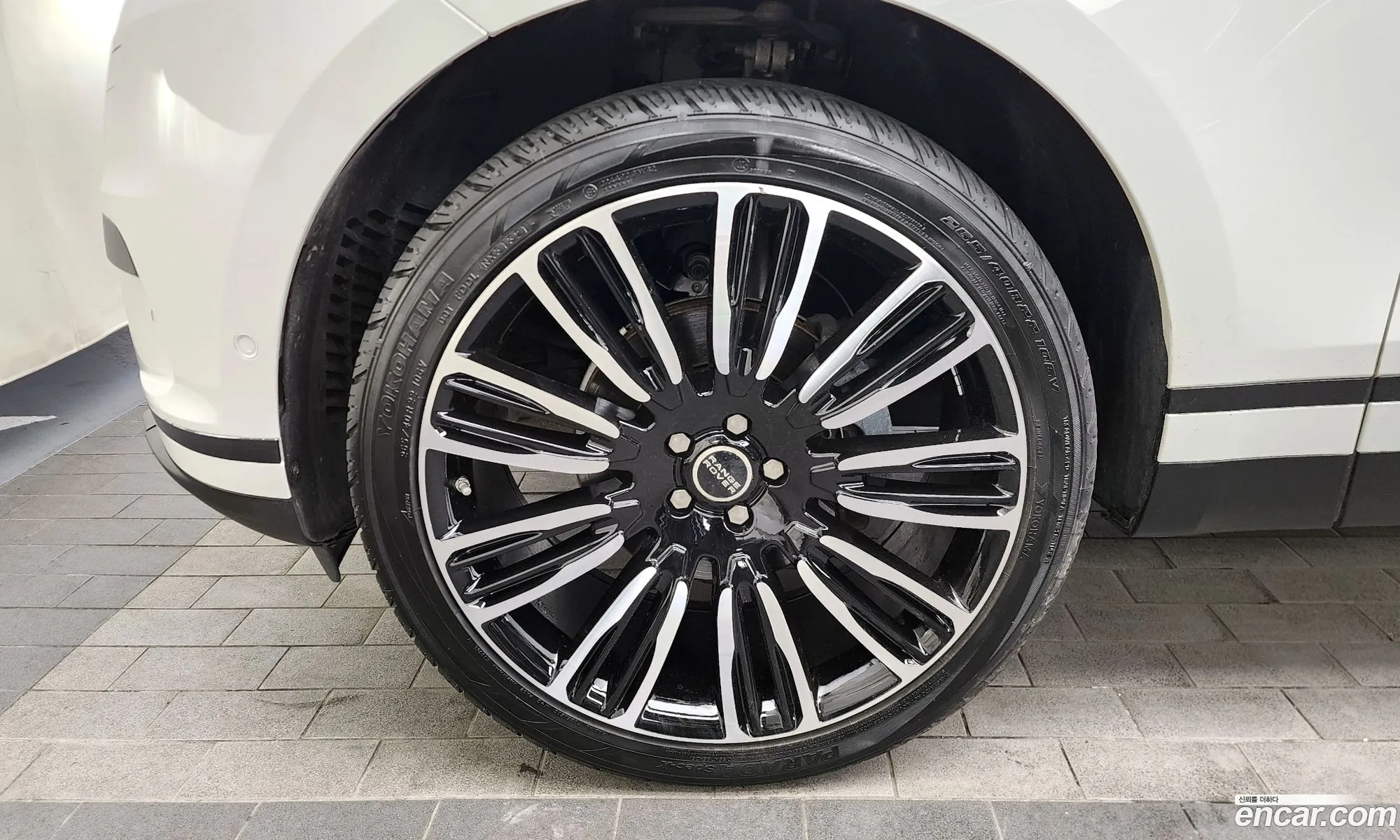 Land Rover Range Rover Velar 2018 — 15